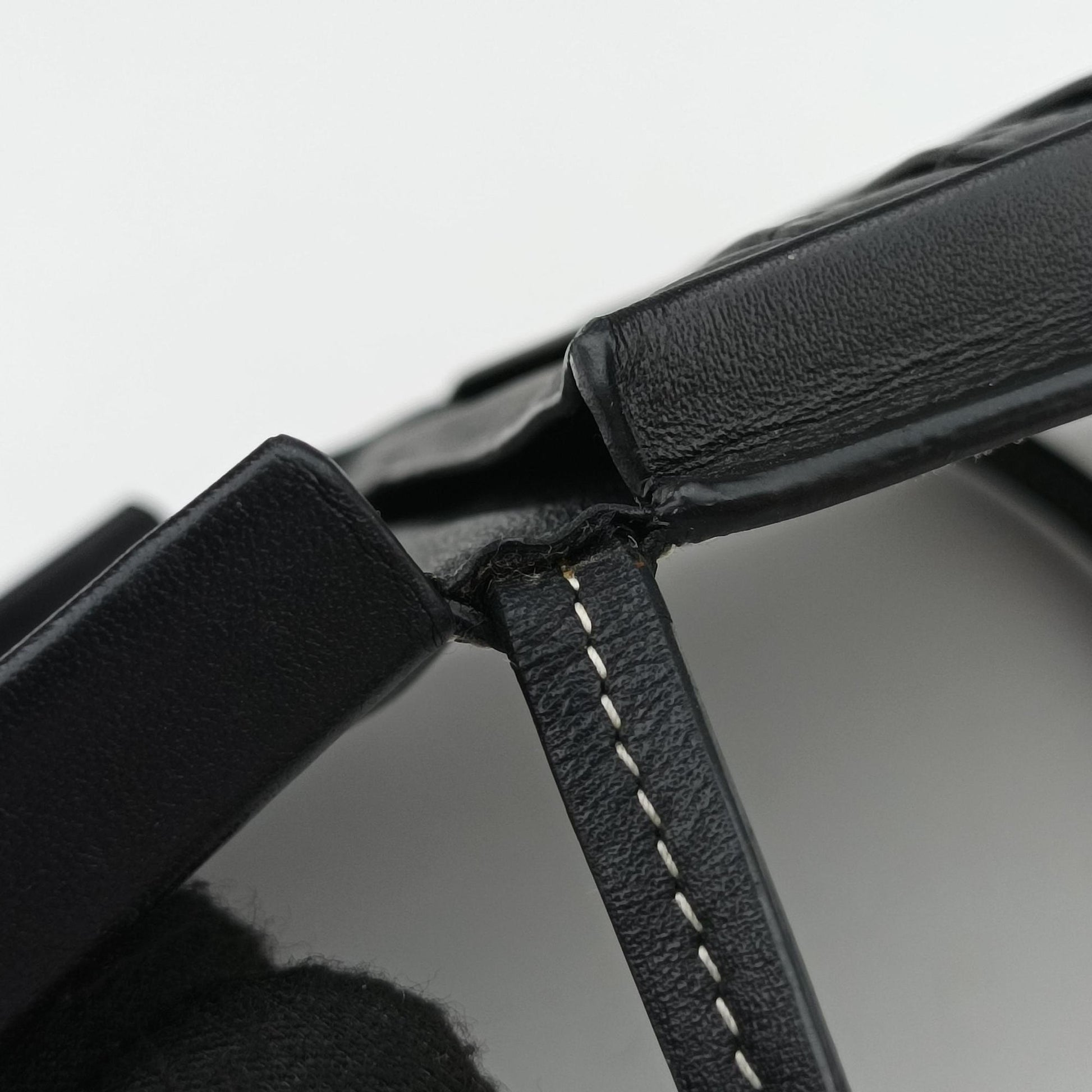 Heel Small Black Leather 101931ヒールポーチ スモール ブラック レザー 101931