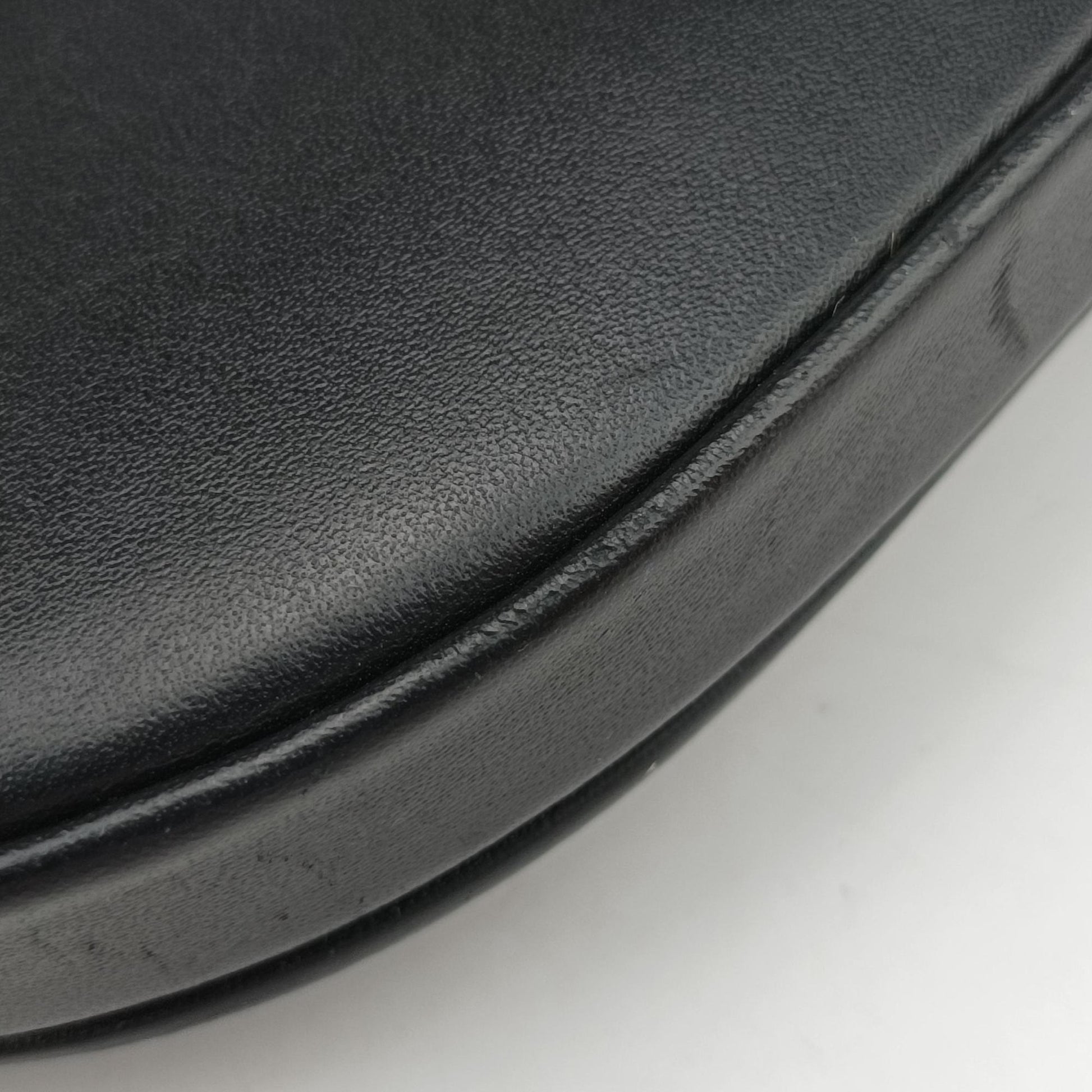 Heel Small Black Leather 101931ヒールポーチ スモール ブラック レザー 101931