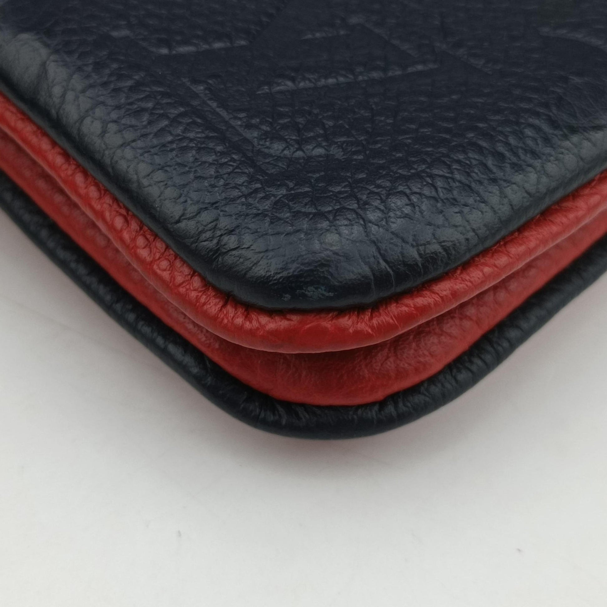 Pochette Double Zip Chain Marine Rouge×Navy Monogram Empreinte M63916 GI3198ポシェット ドゥーブル ジップ チェーン マリーヌルージュ×ネイビー モノグラム アンプラント M63916 GI3198