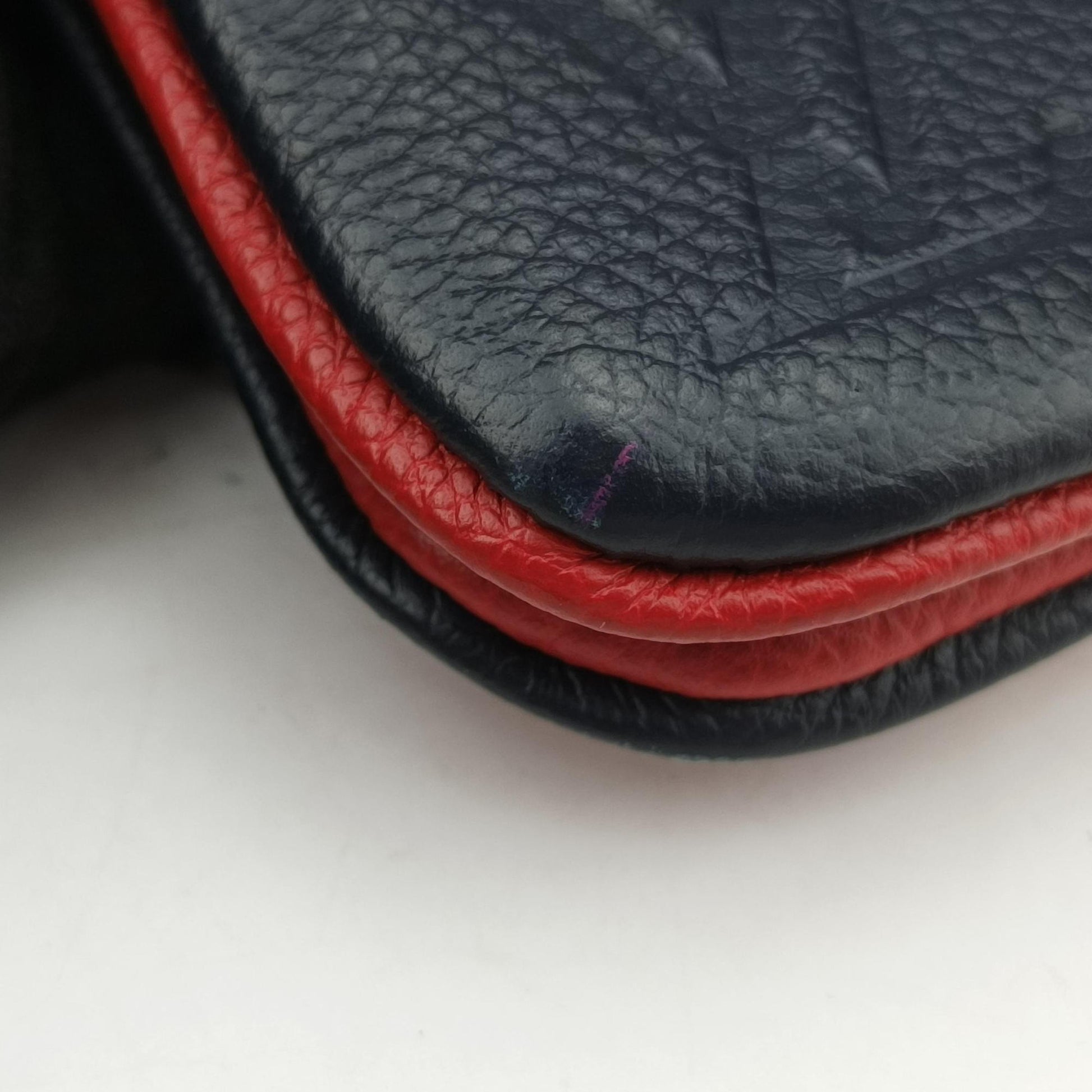 Pochette Double Zip Chain Marine Rouge×Navy Monogram Empreinte M63916 GI3198ポシェット ドゥーブル ジップ チェーン マリーヌルージュ×ネイビー モノグラム アンプラント M63916 GI3198