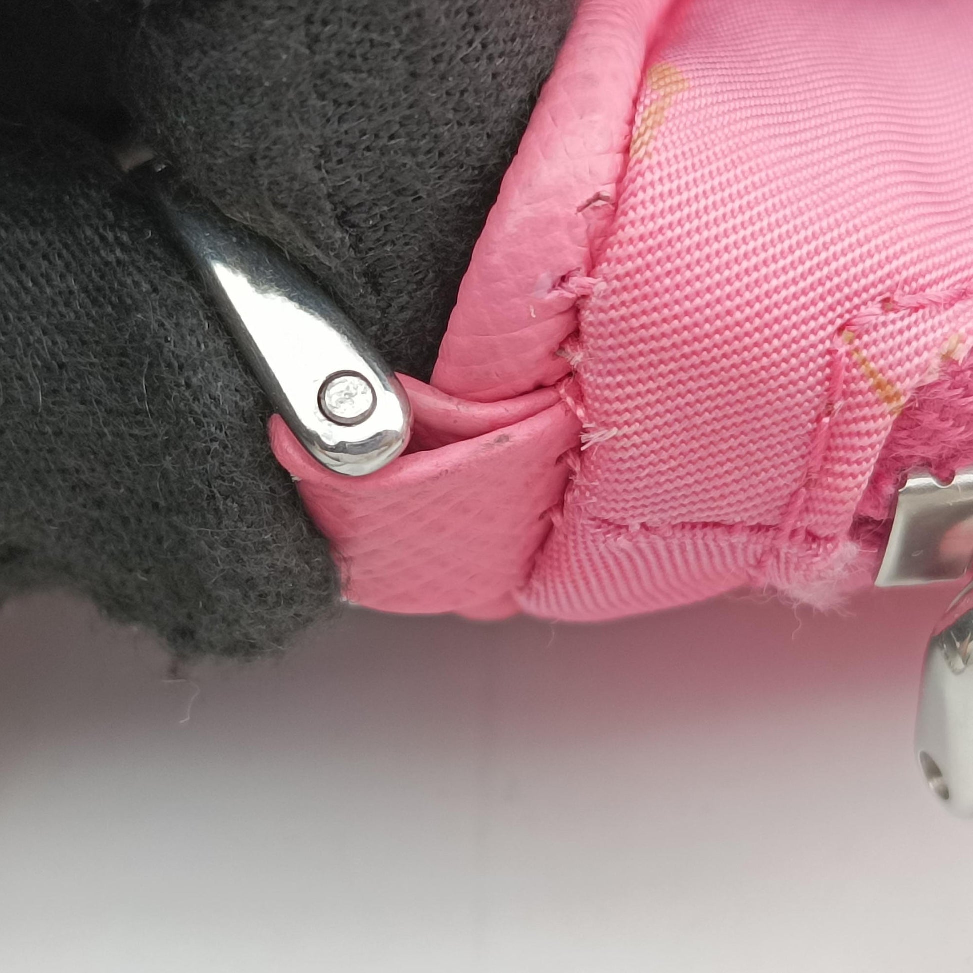 Re-Edition 2005 Nylon Mini Pink nylon 1TT122 107リエディション2005ナイロンミニ ピンク ナイロン 1TT122 107