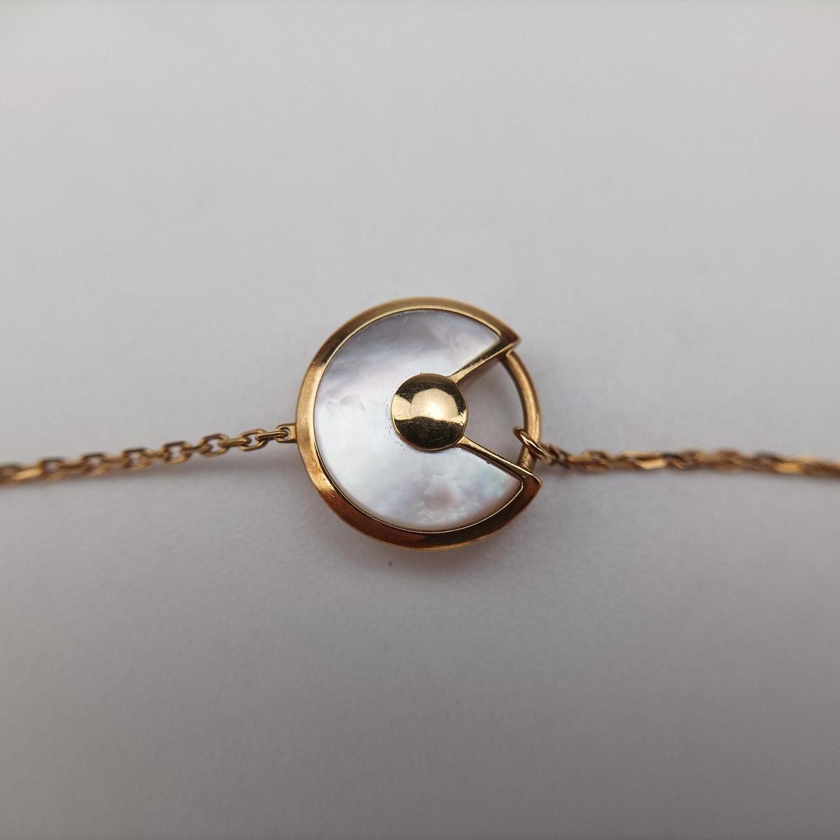 Amulette de Cartier White×golden AU750 B6044017 DBO923アミュレット ドゥ カルティエ ホワイト×ゴールド AU750 B6044017 DBO923