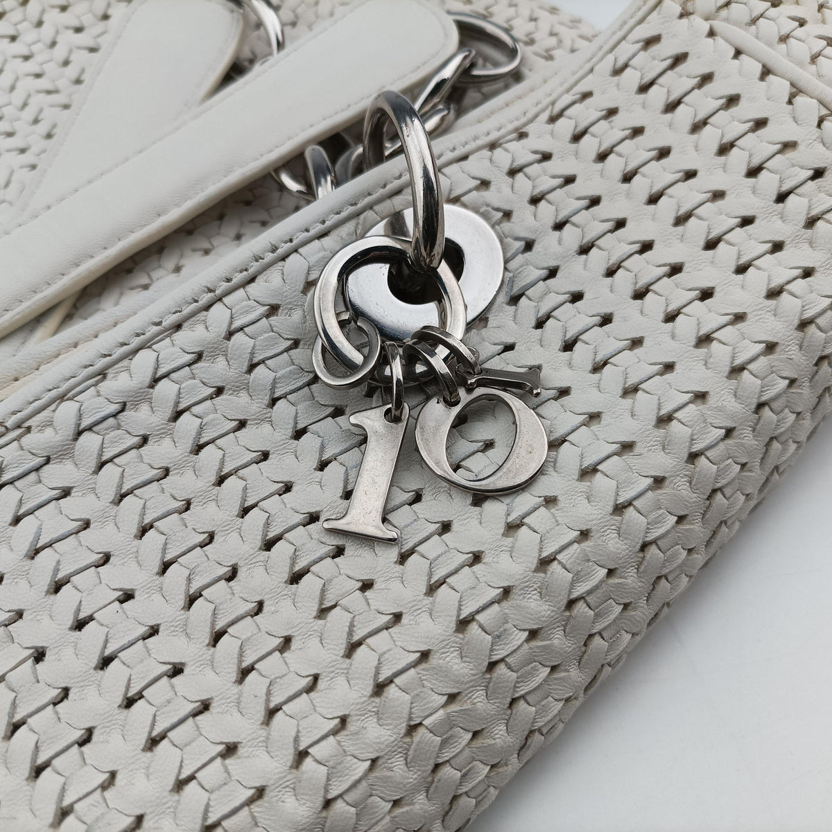 Soft Lady Dior Canage INTRECCIATO Tote White lambskin 01-RU-0048ソフト レディディオール カナージュ イントレチャート トート ホワイト ラムスキン 01-RU-0048