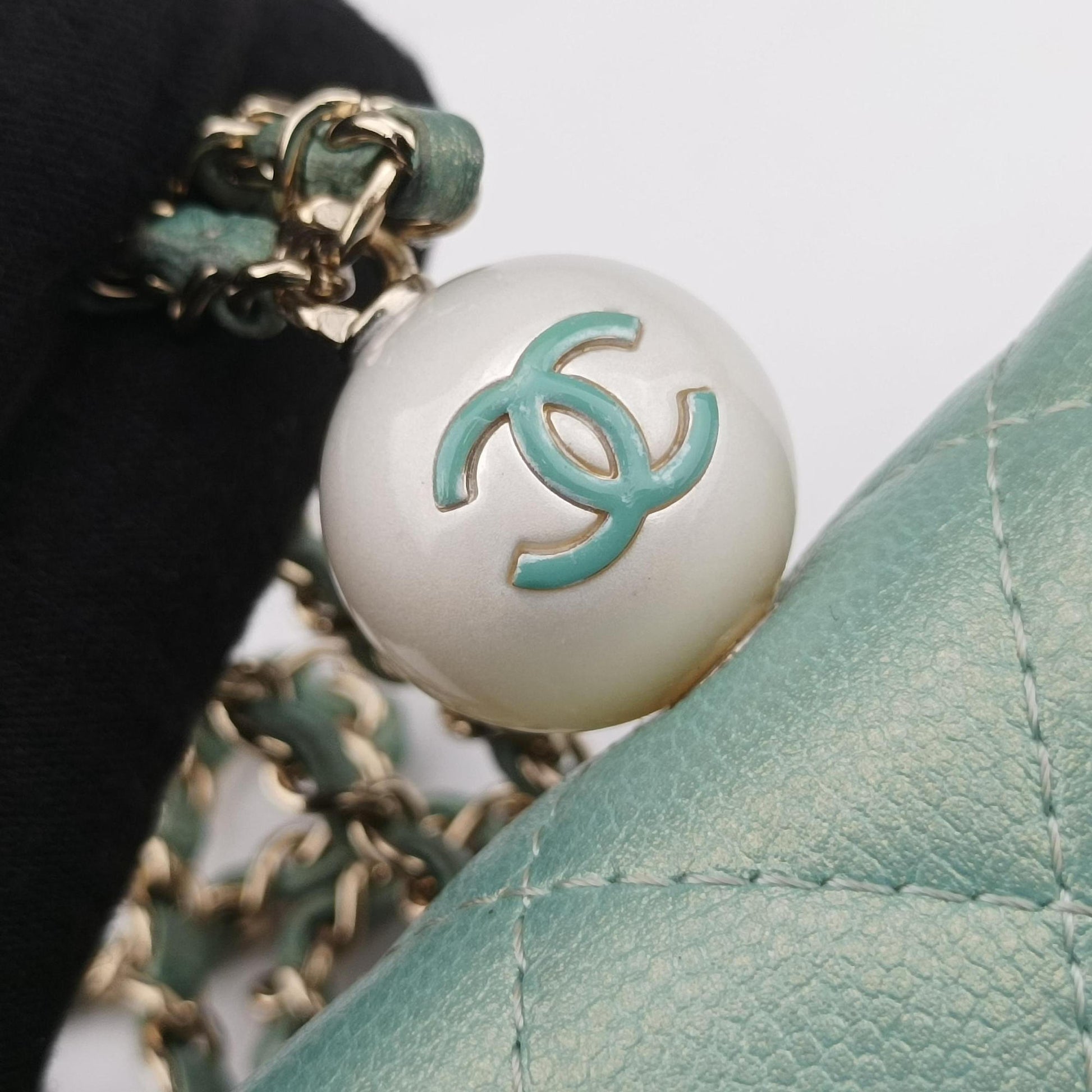 Mini Matelasse Pearl Coin Purse Green lambskin AP2119 31254080ミニマトラッセ パール コインパース グリーン ラムスキン AP2119 31254080