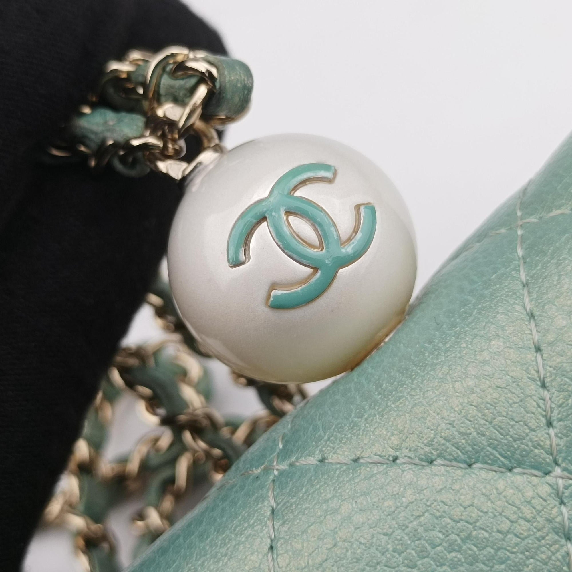Mini Matelasse Pearl Coin Purse Green lambskin AP2119 31254080ミニマトラッセ パール コインパース グリーン ラムスキン AP2119 31254080