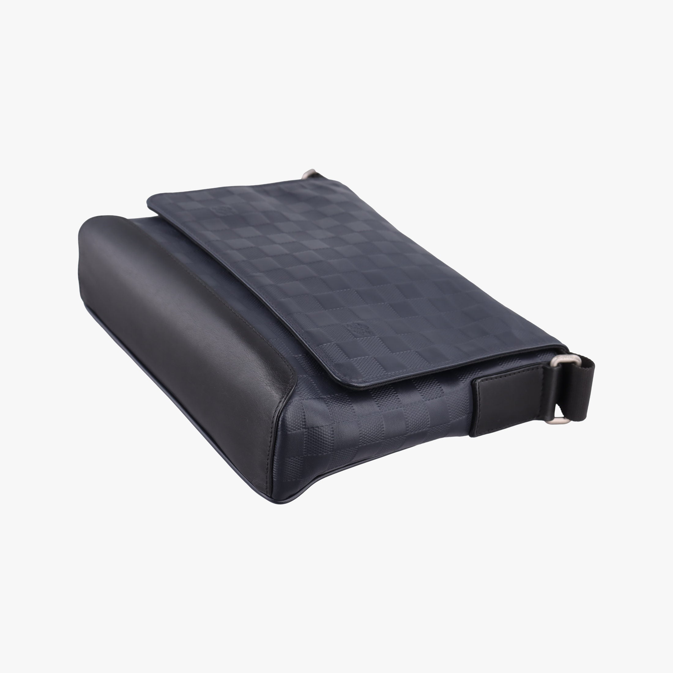 District PM Noir Damier Infini Leather N41033 CA2137ディストリクト PM ノワール ダミエアンフィニレザー N41033 CA2137