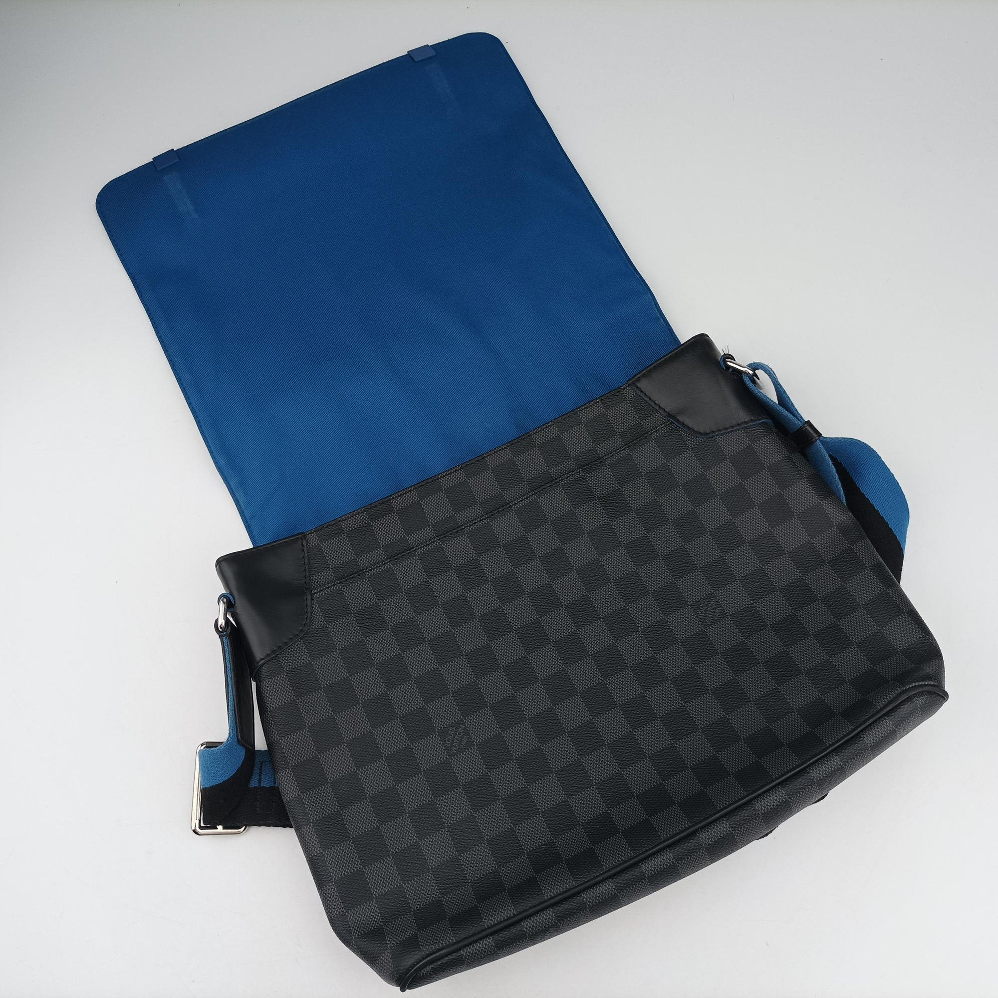 District PM Blue×Black Damier Graphite N42420 CA1138ディストリクトPM ブルー×ブラック ダミエ グラフィット N42420 CA1138