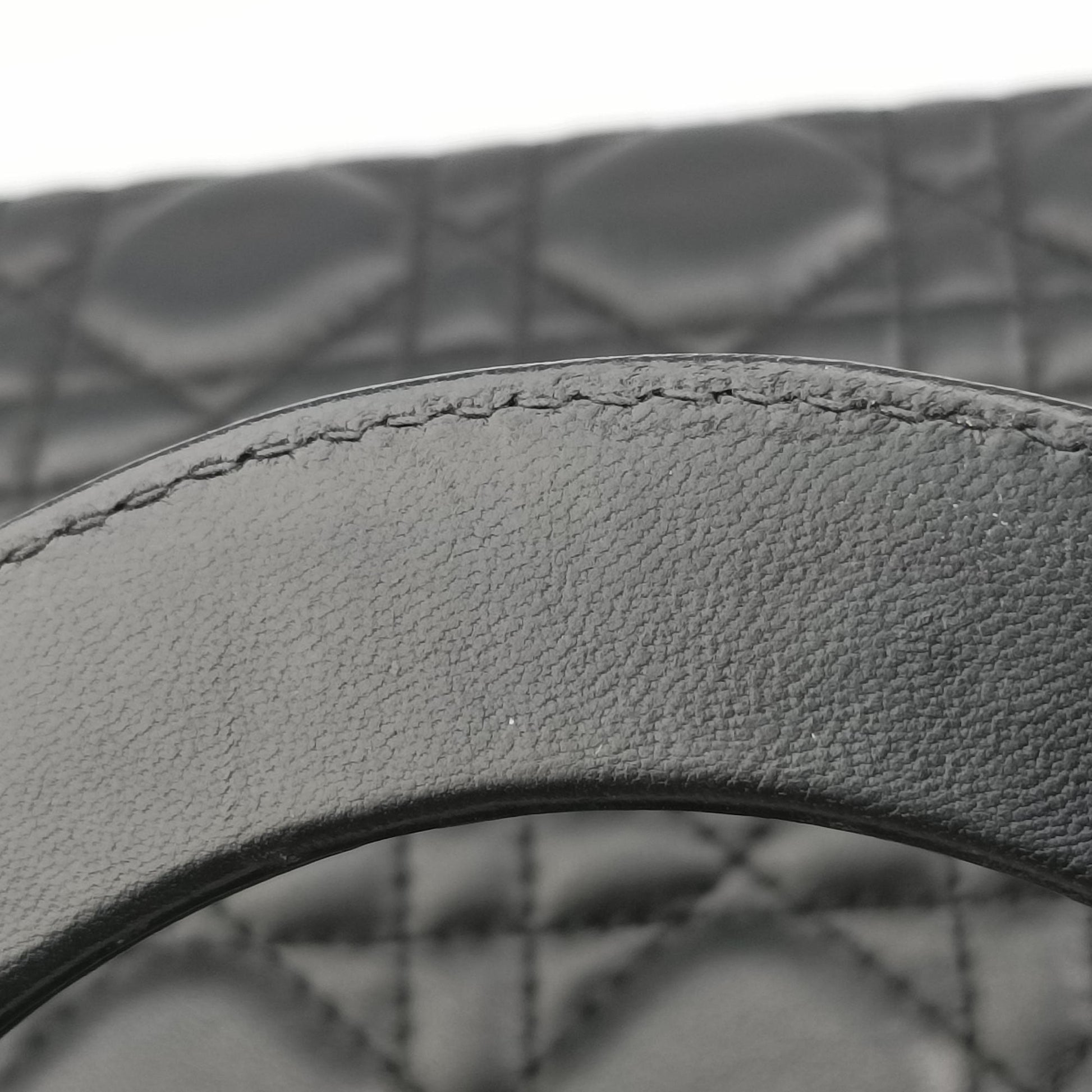 Lady Dior Black lambskin 08-MA-1120レディディオール ブラック ラムスキン 08-MA-1120