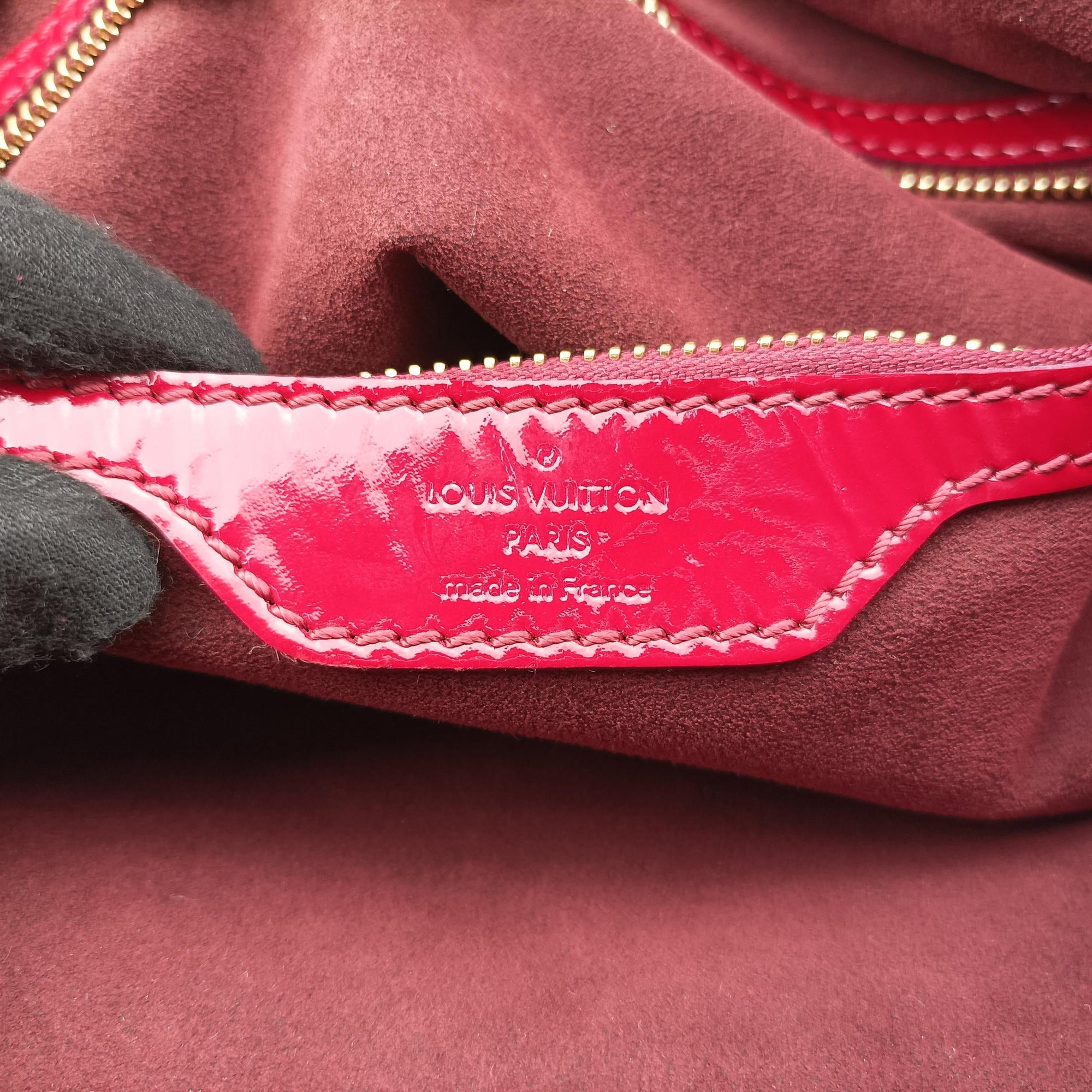 Surya L Cerise Vernis M95880 SP2049スーリヤ L スリーズ ヴェルニ M95880 SP2049