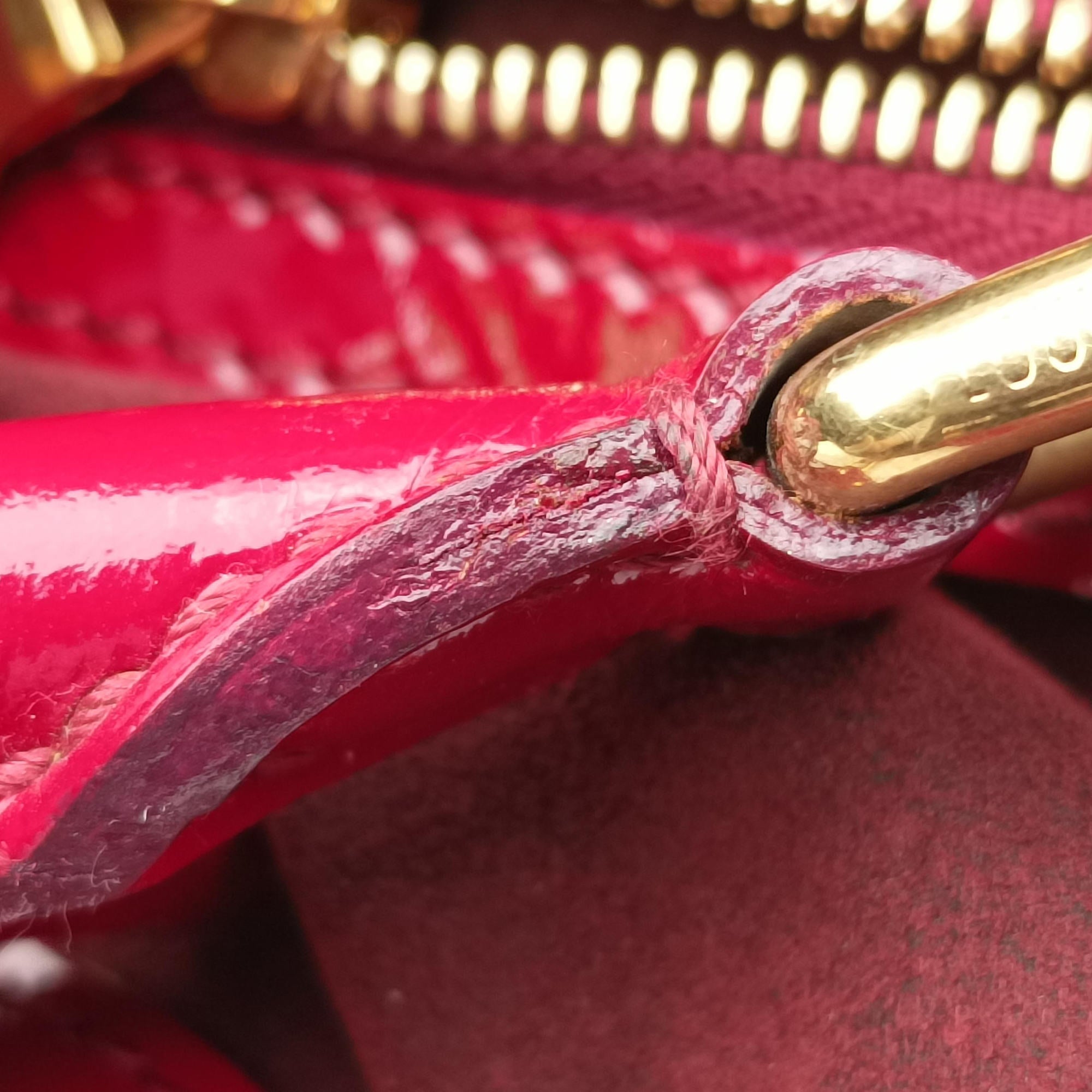 Surya L Cerise Vernis M95880 SP2049スーリヤ L スリーズ ヴェルニ M95880 SP2049