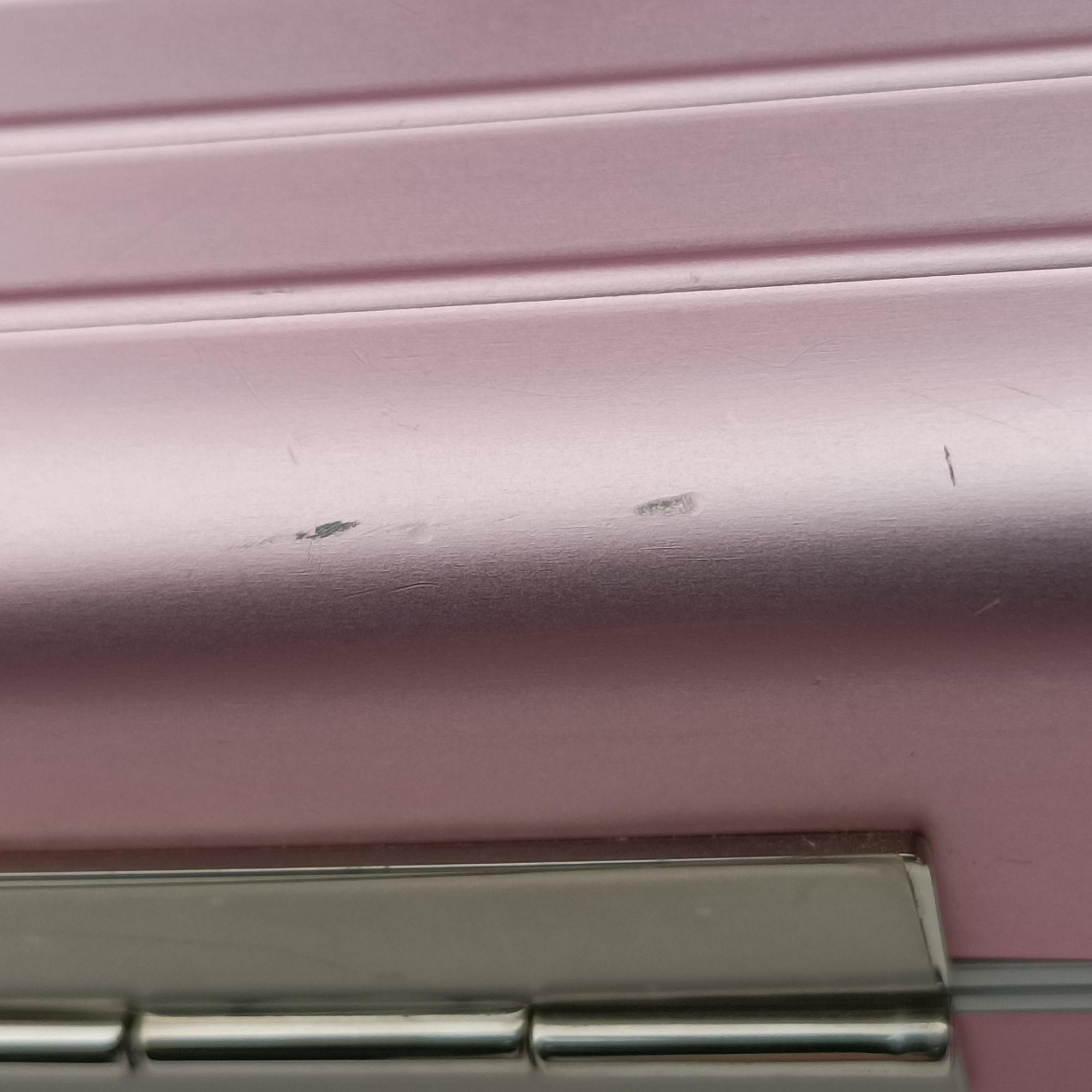 Rimowa Collaboration Pink×red Aluminum×Leather 25-BO-1129リモワコラボ ピンク×レッド アルミニウム×レザー 25-BO-1129