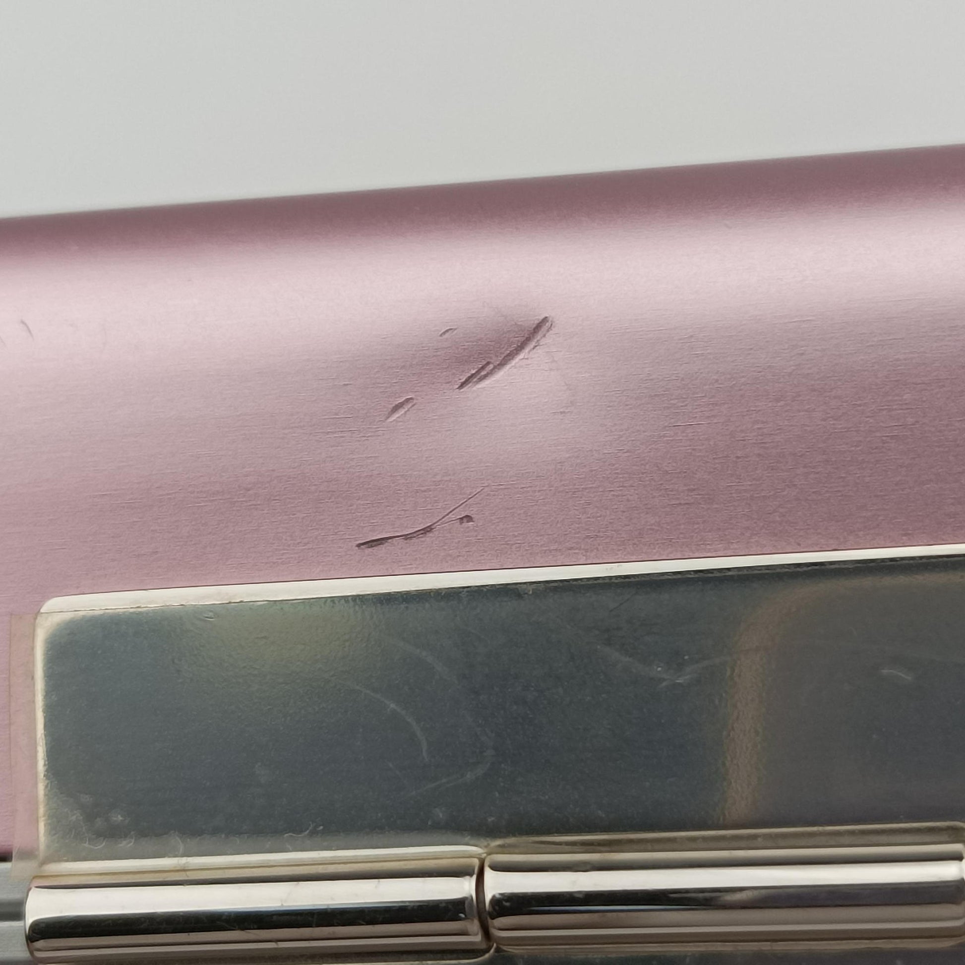 Rimowa Collaboration Pink×red Aluminum×Leather 25-BO-1129リモワコラボ ピンク×レッド アルミニウム×レザー 25-BO-1129