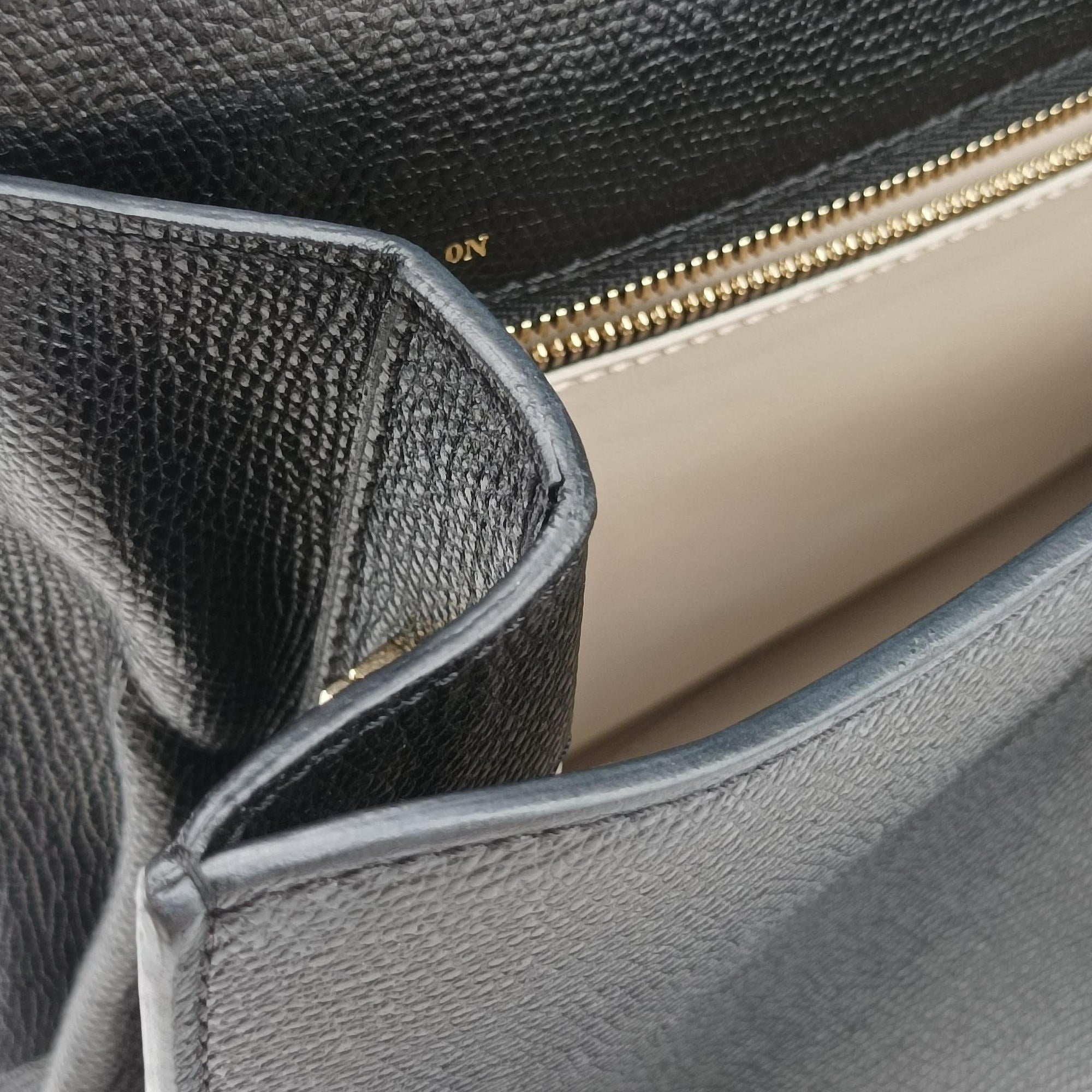 Iside Black Calfskin N 376815イジィデ ブラック カーフスキン N 376815
