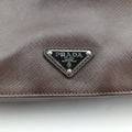 Triangle Logo Plate Brown Saffiano Leather VR0023 49三角 ロゴ プレート ブラウン サフィアーノレザー VR0023 49