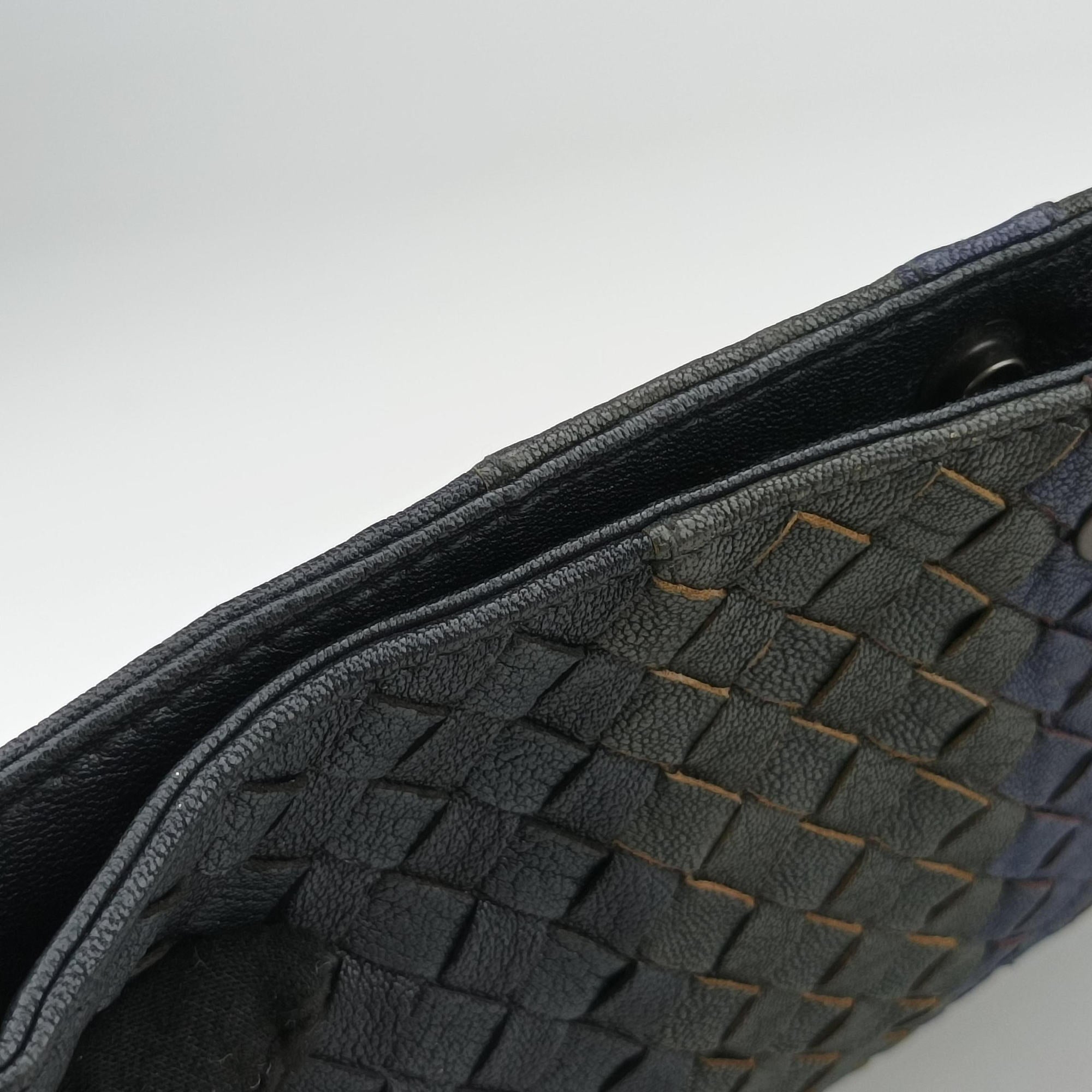 Intrecciato Dark Gray × Blue lambskin B04593134Yイントレチャート ダークグレー × ブルー ラムスキン B04593134Y