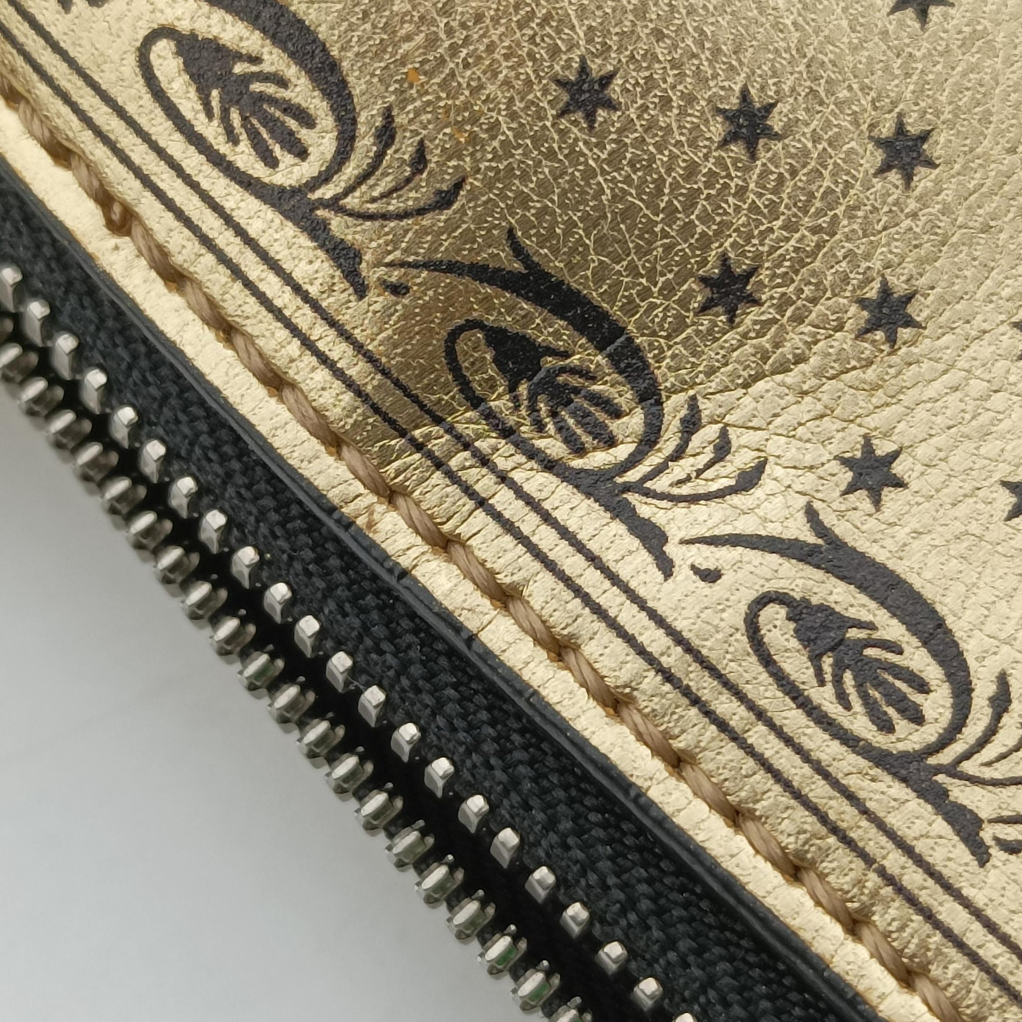 SEGA collaboration GUCCY print Golden Leather 511189 F024704930セガ コラボ GUCCYプリント ゴールド レザー 511189 F024704930
