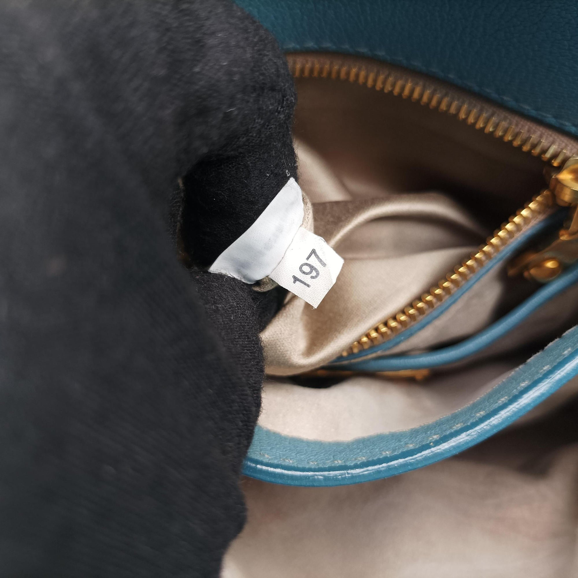 Push-Lock Flap Blue Leather 197プッシュロック フラップ ブルー レザー 197