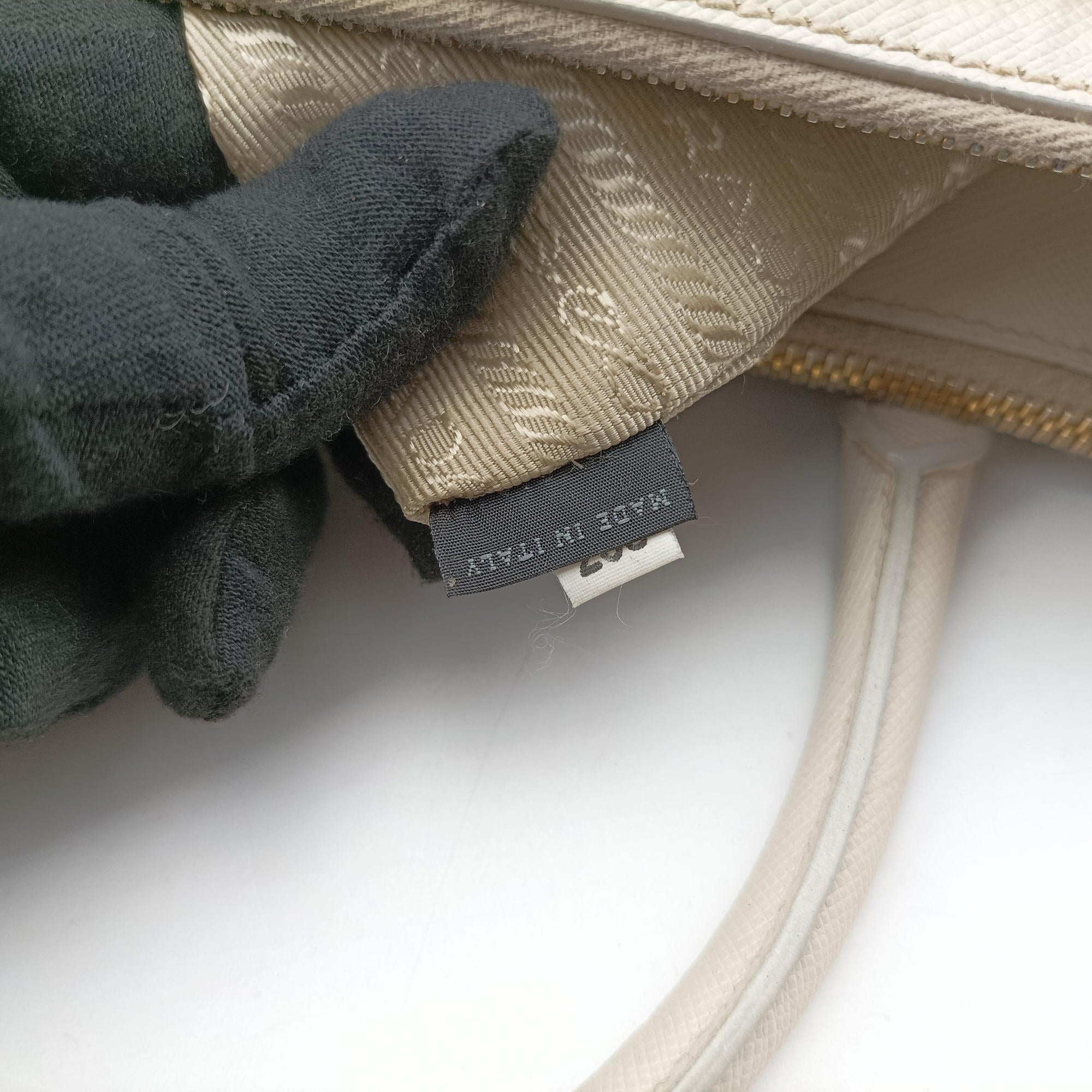 Galleria White SAFFIANO Leather BN1801 208ガレリア ホワイト サフィアーノレザー BN1801 208