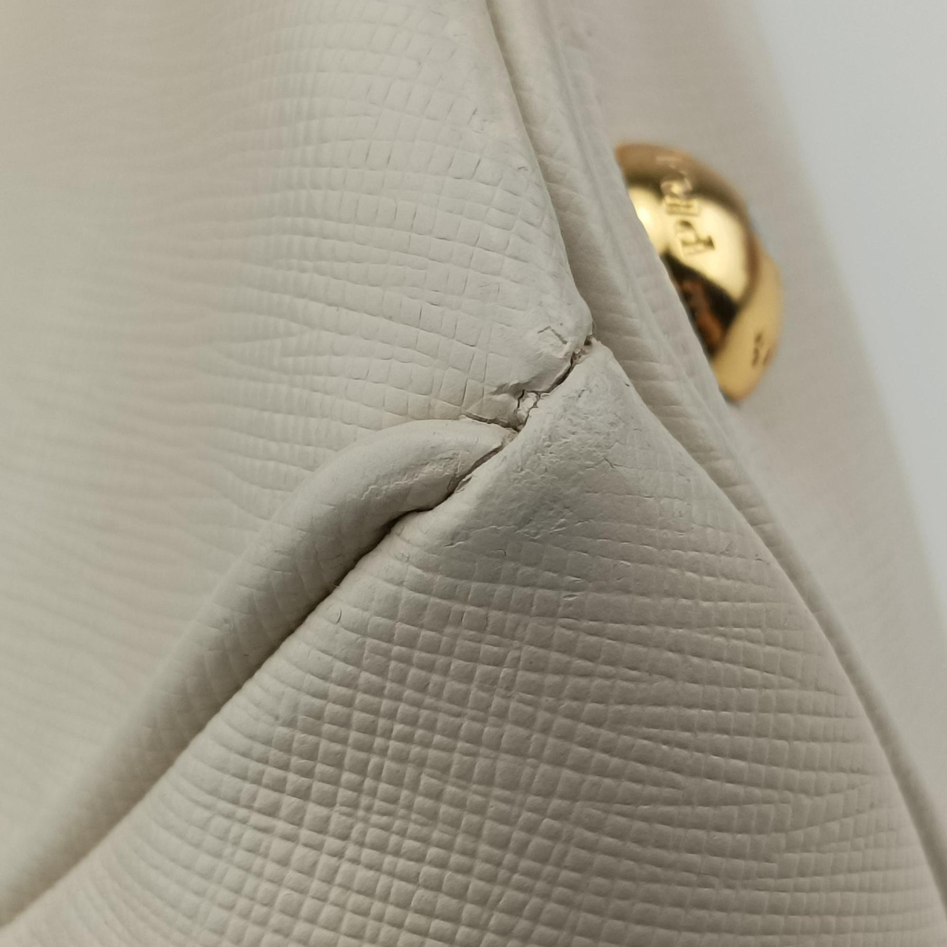 Galleria White SAFFIANO Leather BN1801 208ガレリア ホワイト サフィアーノレザー BN1801 208