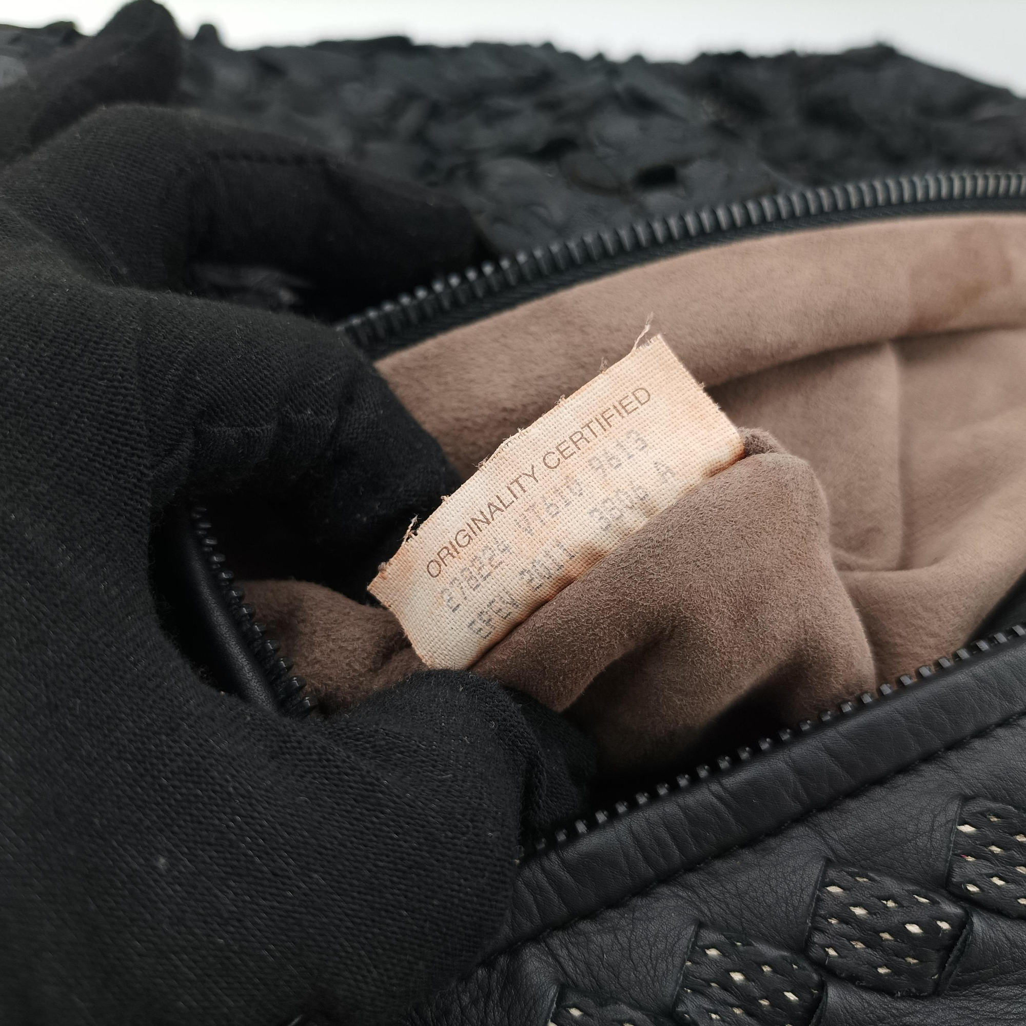 Laser-cut Floral Applique Limited Edition Black Leather 278224 VT610 9613 EPEV 2011 3806 A限定 フラワー パッチワーク ブラック レザー 278224 VT610 9613 EPEV 2011 3806 A