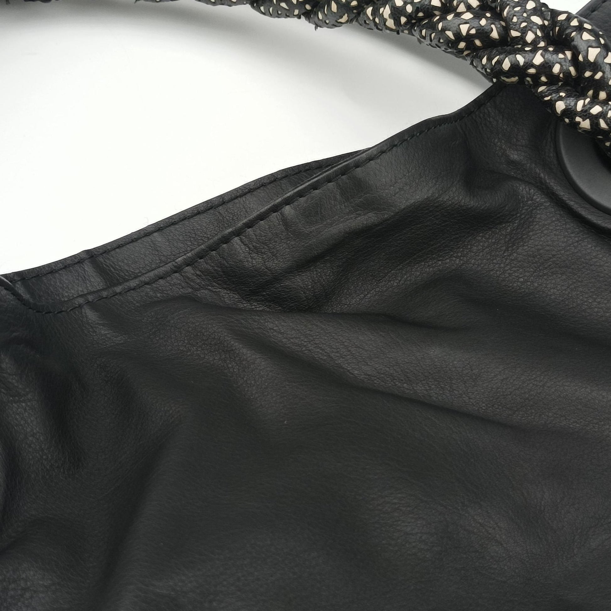 Laser-cut Floral Applique Limited Edition Black Leather 278224 VT610 9613 EPEV 2011 3806 A限定 フラワー パッチワーク ブラック レザー 278224 VT610 9613 EPEV 2011 3806 A