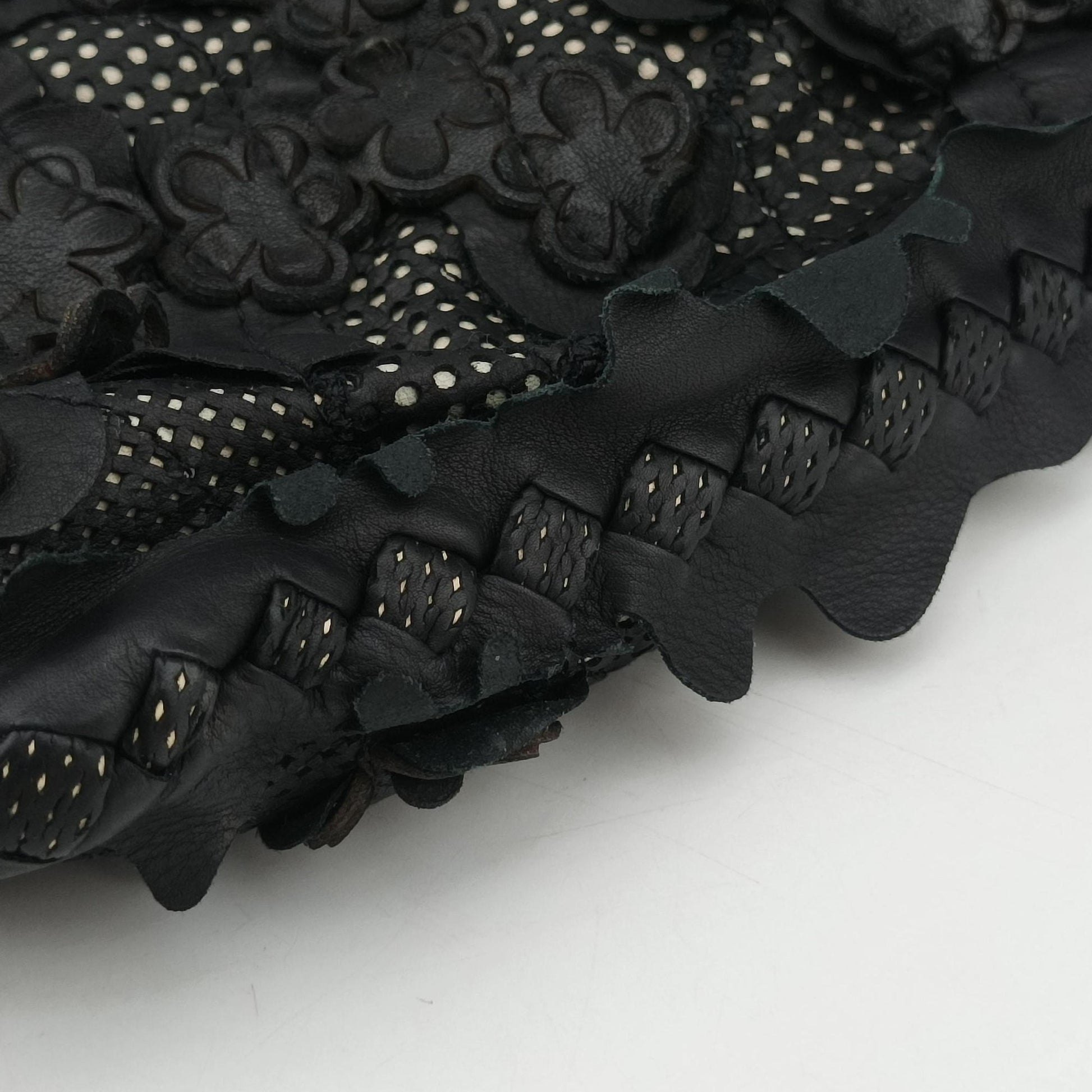 Laser-cut Floral Applique Limited Edition Black Leather 278224 VT610 9613 EPEV 2011 3806 A限定 フラワー パッチワーク ブラック レザー 278224 VT610 9613 EPEV 2011 3806 A