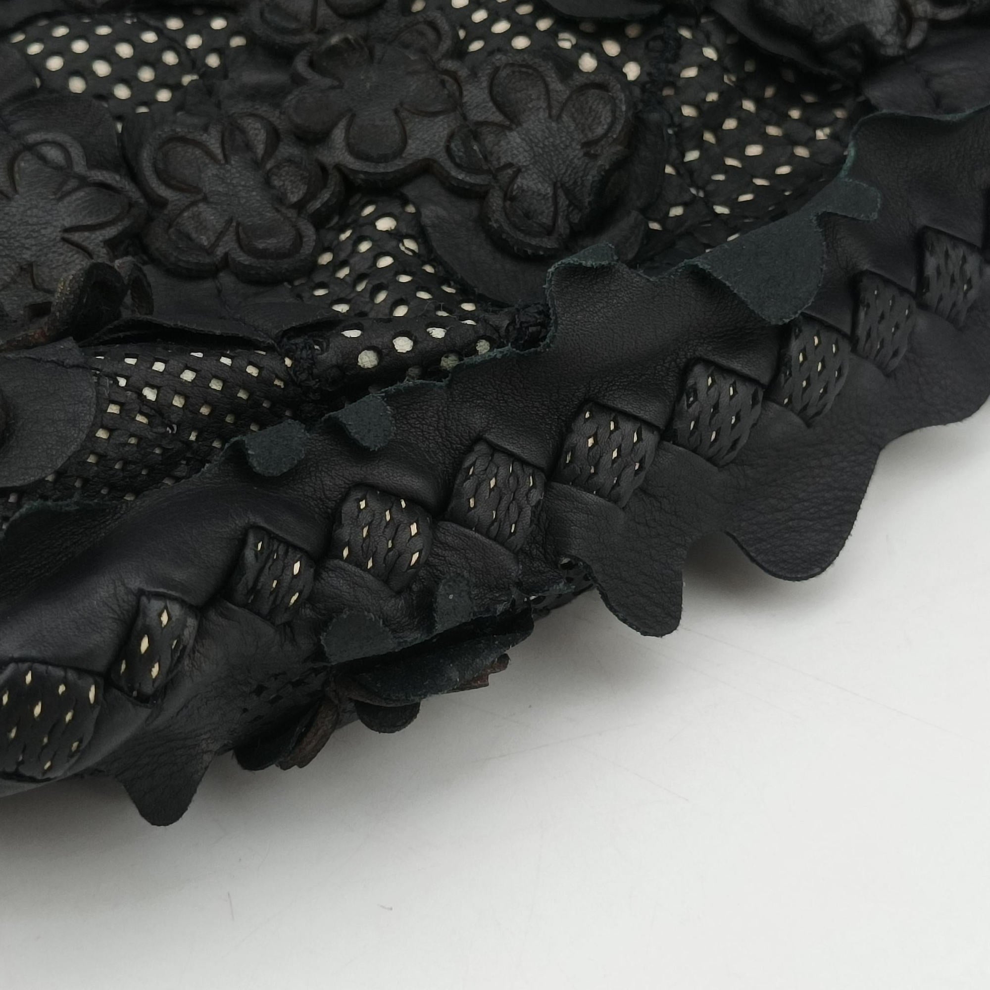 Laser-cut Floral Applique Limited Edition Black Leather 278224 VT610 9613 EPEV 2011 3806 A限定 フラワー パッチワーク ブラック レザー 278224 VT610 9613 EPEV 2011 3806 A