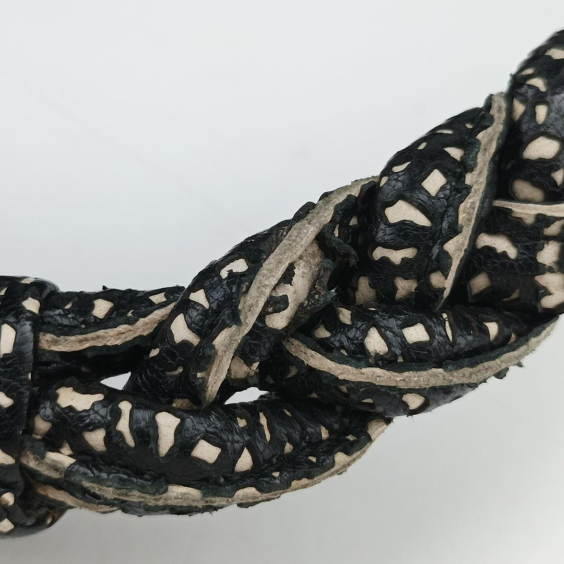 Laser-cut Floral Applique Limited Edition Black Leather 278224 VT610 9613 EPEV 2011 3806 A限定 フラワー パッチワーク ブラック レザー 278224 VT610 9613 EPEV 2011 3806 A