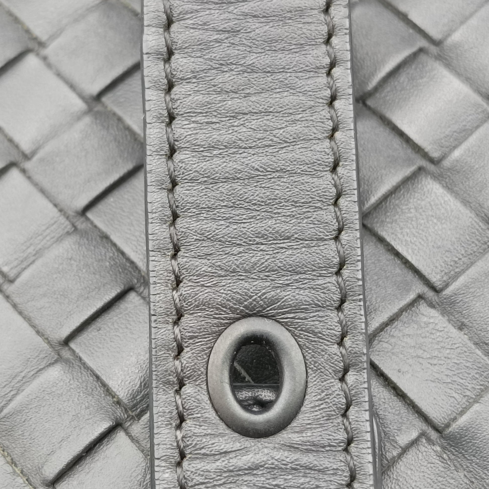 Intrecciato Shopper Acatl Grey lambskin B01745346Vイントレチャート ショッパー アキャトル グレー ラムスキン B01745346V
