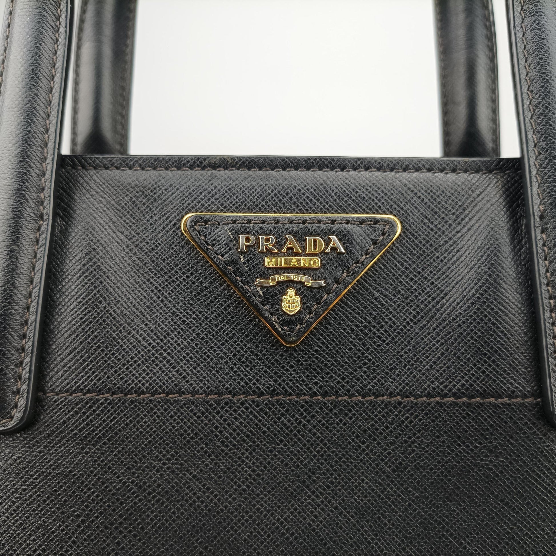 Triple Pocket Convertible Zip Tote Black SAFFIANO　Leather BN2603 7/R 208トリプルポケット コンバーチブル ジップ トート ブラック サフィアーノレザー BN2603 7/R 208