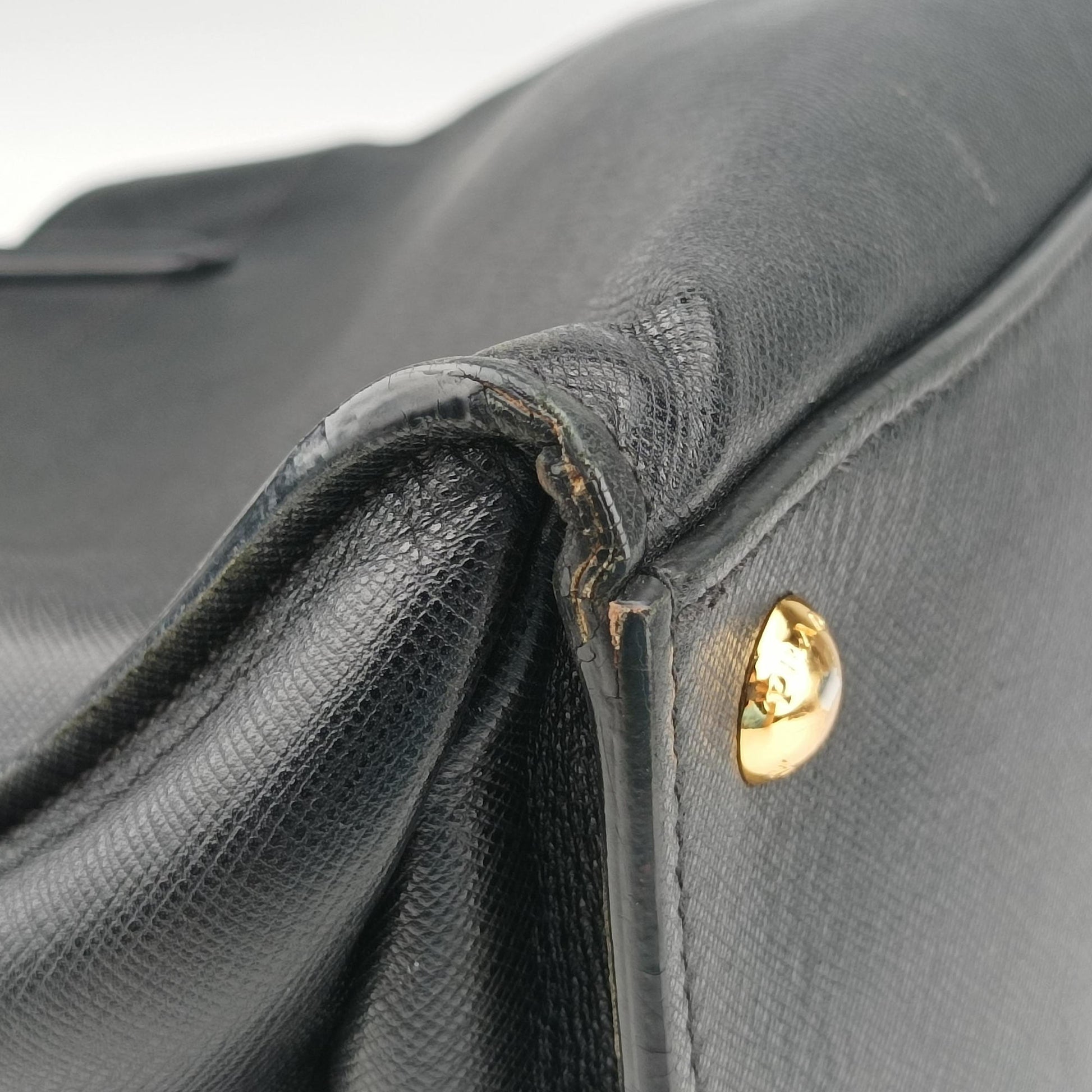 Triple Pocket Convertible Zip Tote Black SAFFIANO　Leather BN2603 7/R 208トリプルポケット コンバーチブル ジップ トート ブラック サフィアーノレザー BN2603 7/R 208