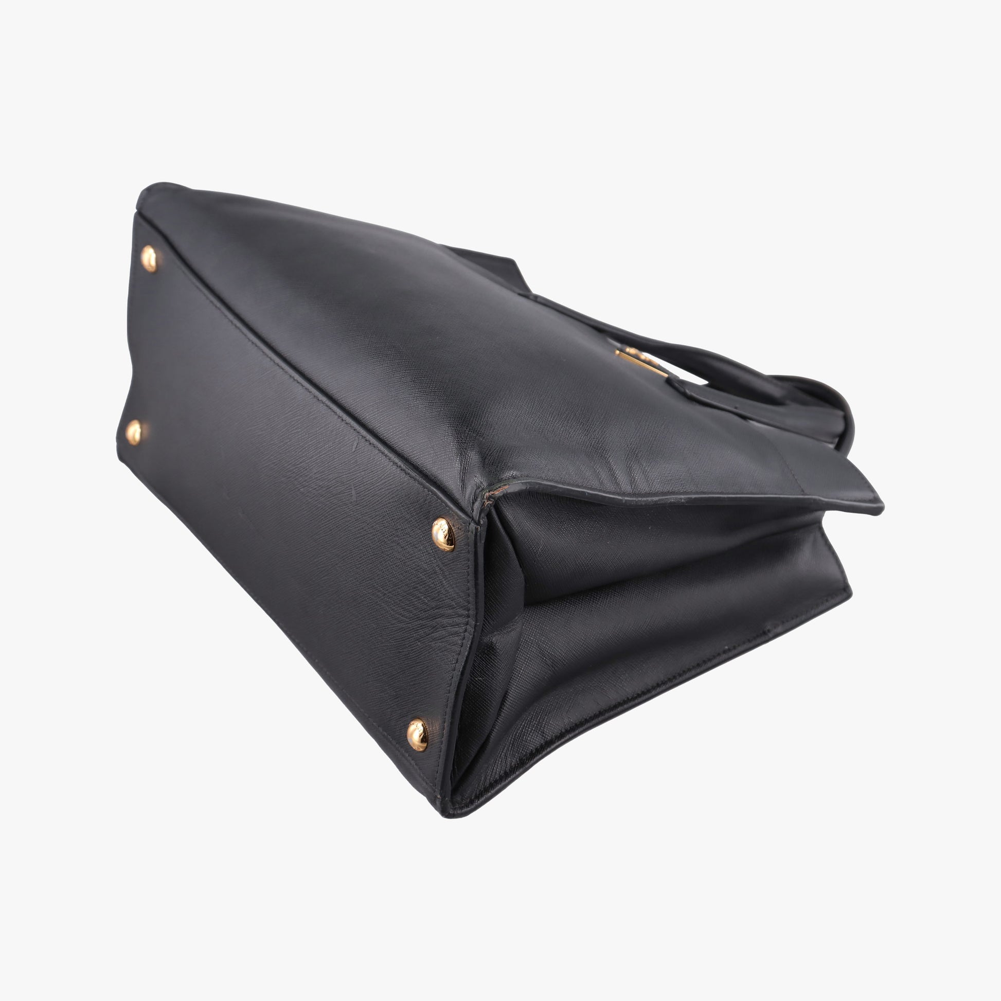 Triple Pocket Convertible Zip Tote Black SAFFIANO　Leather BN2603 7/R 208トリプルポケット コンバーチブル ジップ トート ブラック サフィアーノレザー BN2603 7/R 208