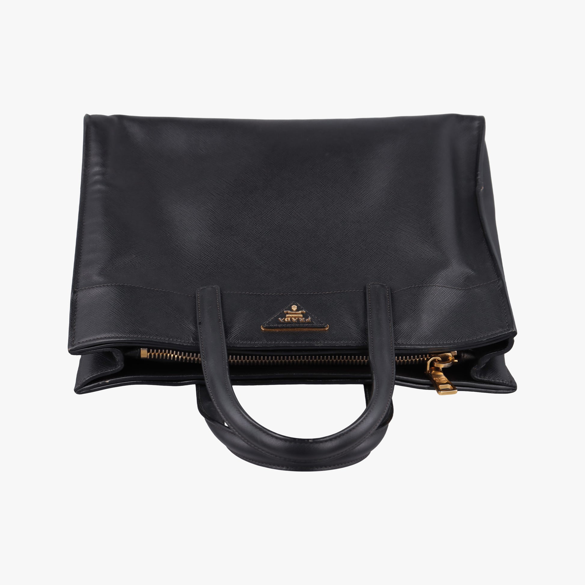 Triple Pocket Convertible Zip Tote Black SAFFIANO　Leather BN2603 7/R 208トリプルポケット コンバーチブル ジップ トート ブラック サフィアーノレザー BN2603 7/R 208