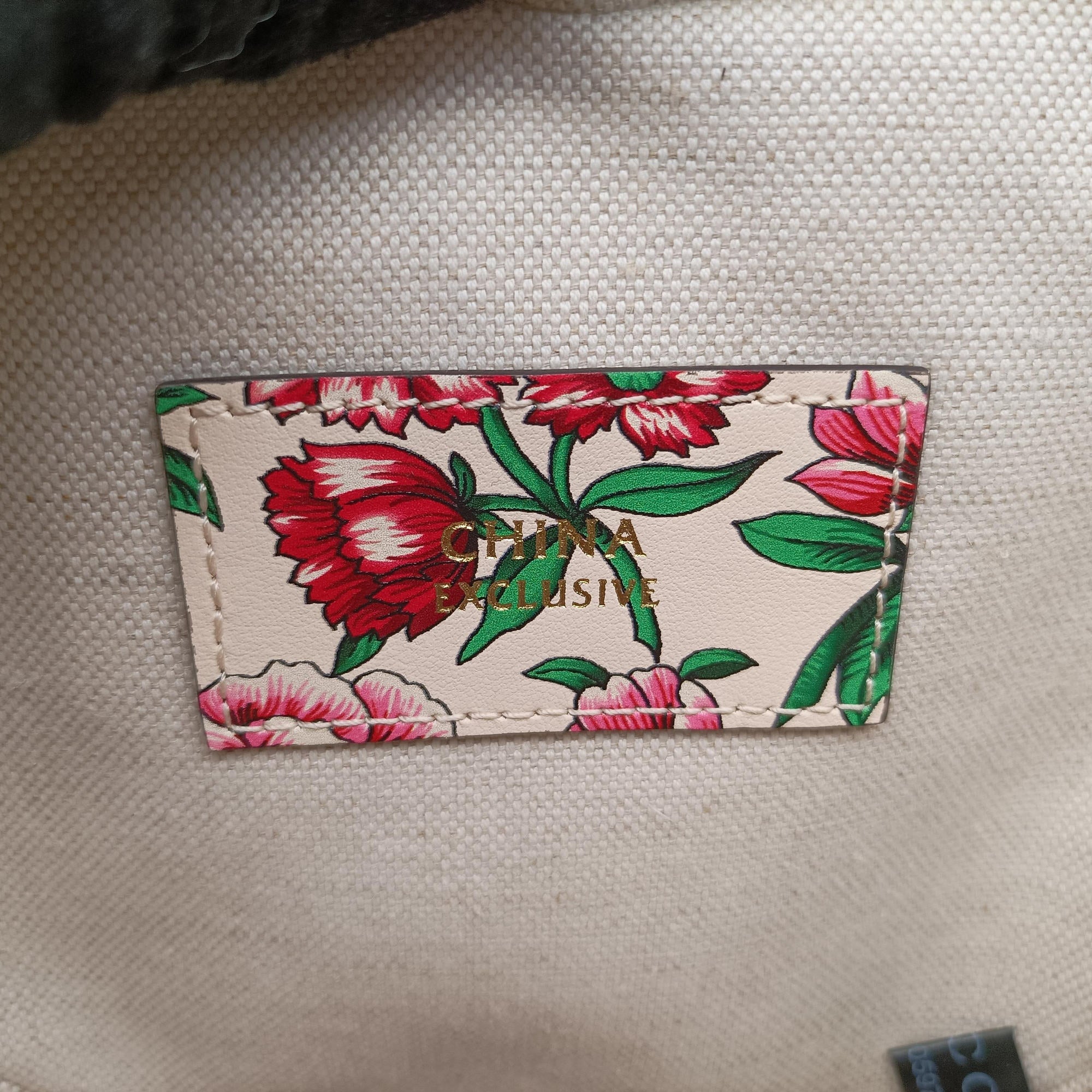 GG Marmont Flower Print Heart Multicolour Leather 740355 A040805972GGマーモント フラワー プリント ハート マルチカラー レザー 740355 A040805972