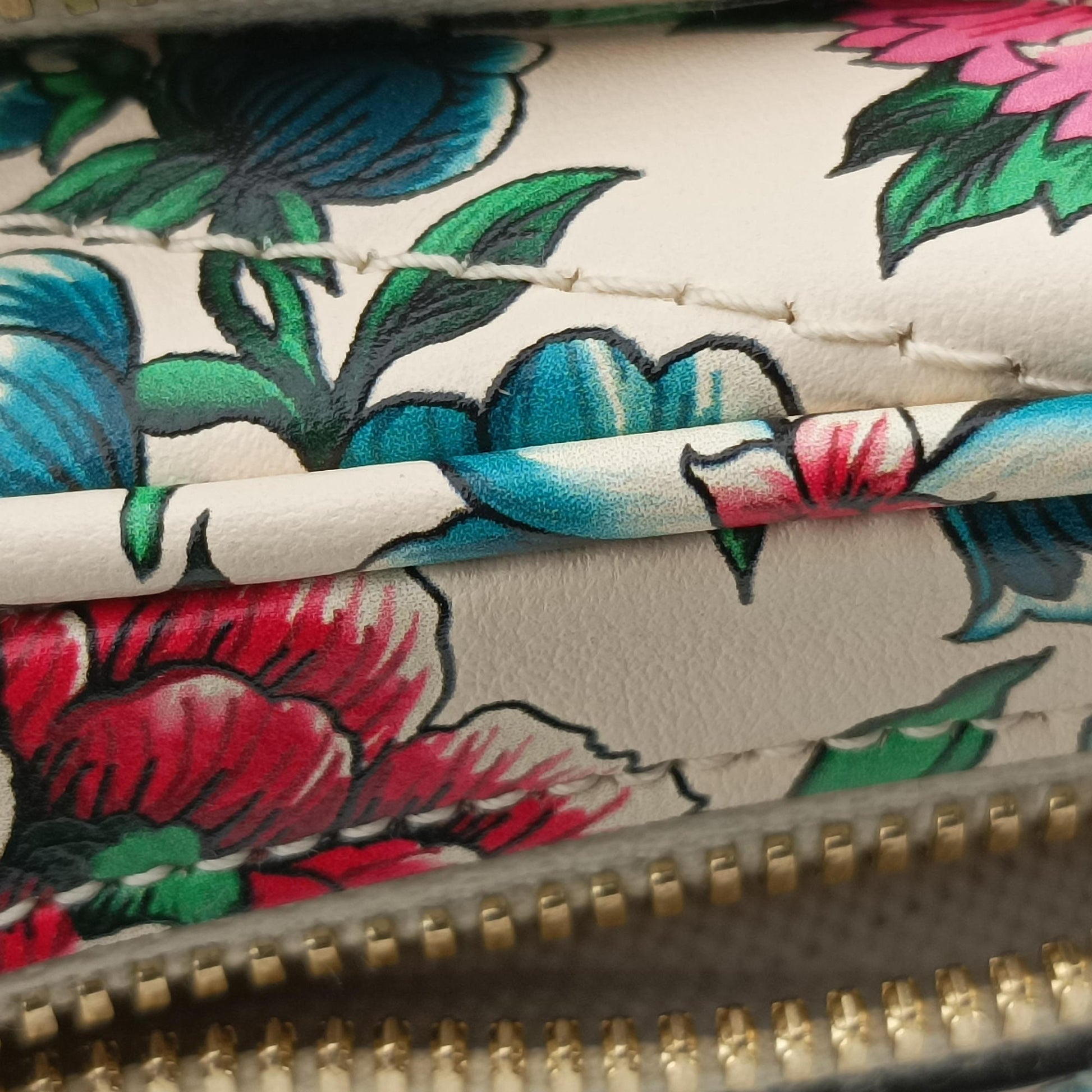 GG Marmont Flower Print Heart Multicolour Leather 740355 A040805972GGマーモント フラワー プリント ハート マルチカラー レザー 740355 A040805972