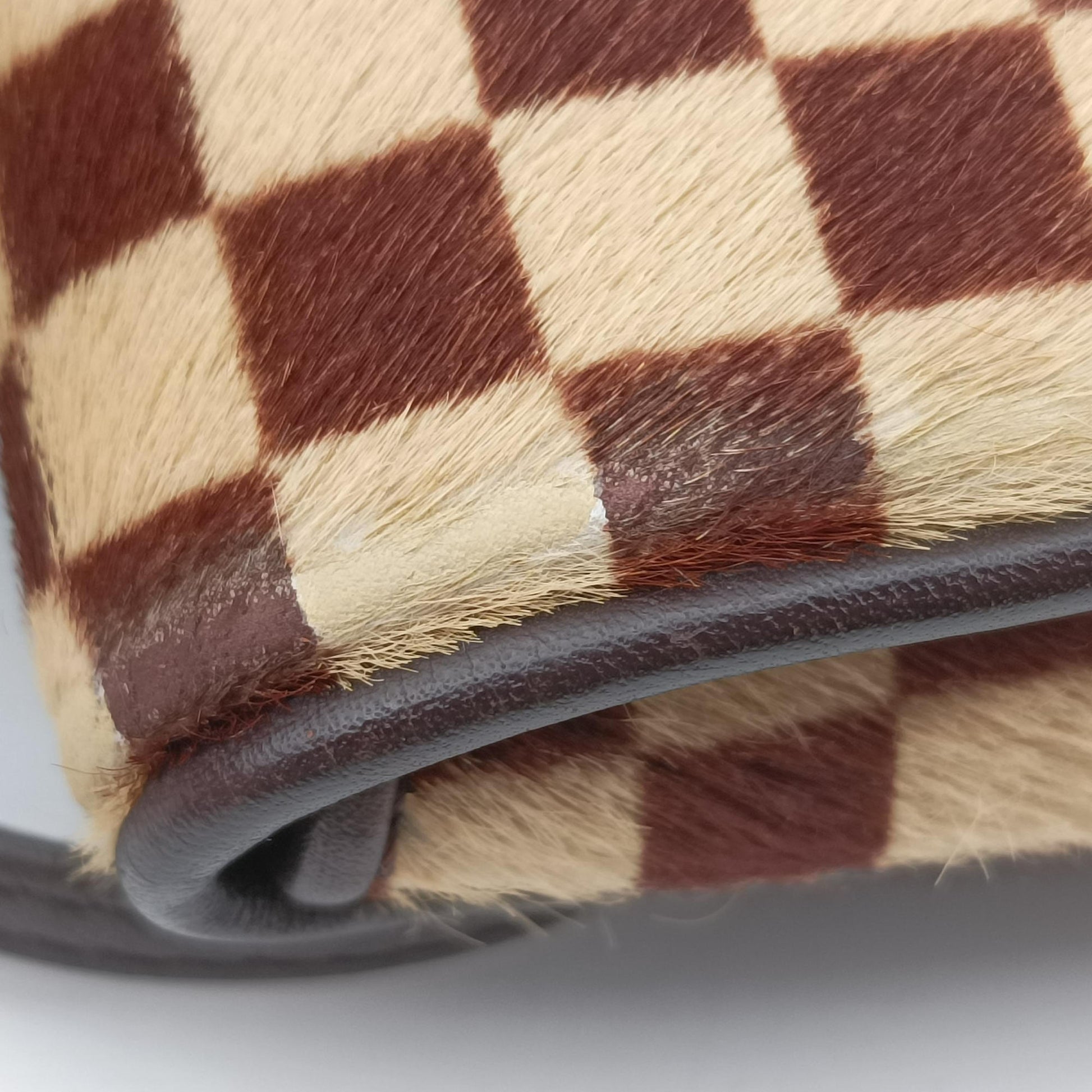 Gazelle  Brown Damier Sauvage Pony Hair M92130 CE0057ガゼル ブラウン / エベヌ ダミエ ソバージュハラコ M92130 CE0057