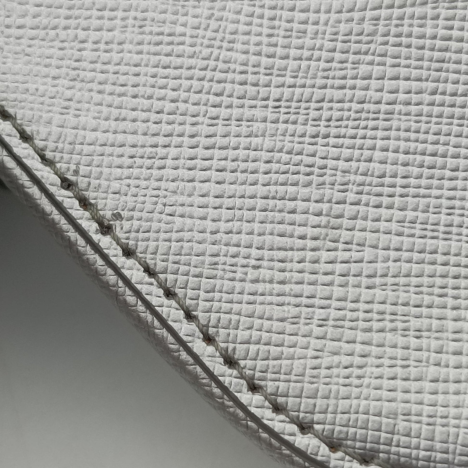 Triangle logo Silver Saffiano Leather 1DH030 85トライアングルロゴ シルバー サフィアーノレザー 1DH030 85