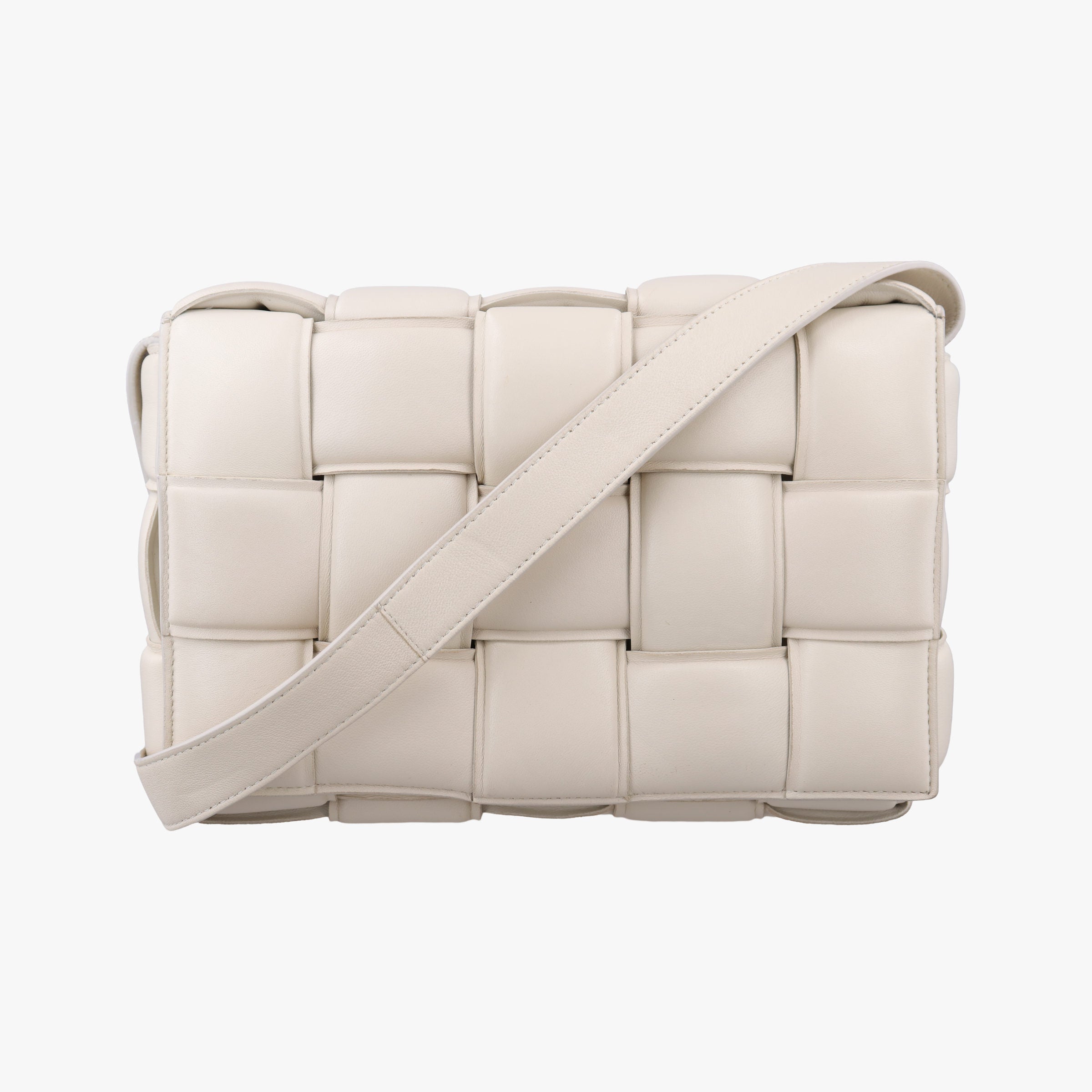 Padded CASSETTE White lambskin B08847226N IC Chipパデッド カセット ホワイト ラムスキン B08847226N ICチップ