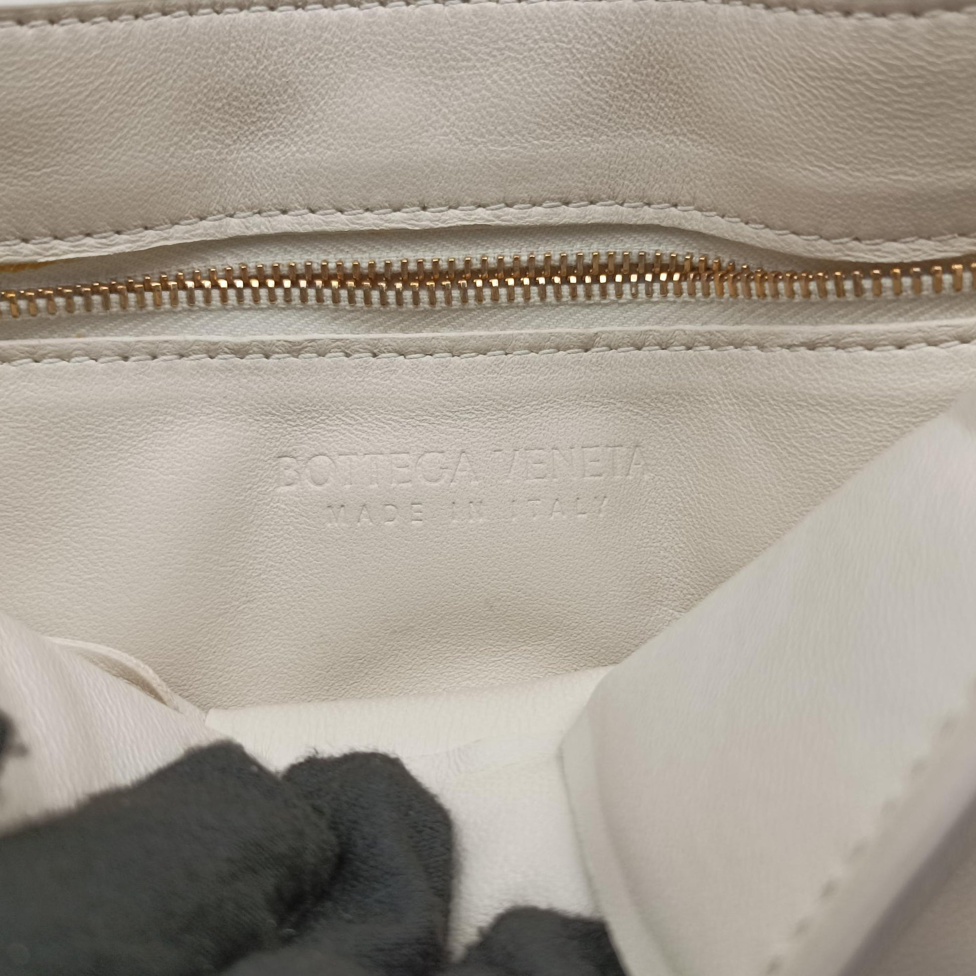 Padded CASSETTE White lambskin B08847226N IC Chipパデッド カセット ホワイト ラムスキン B08847226N ICチップ