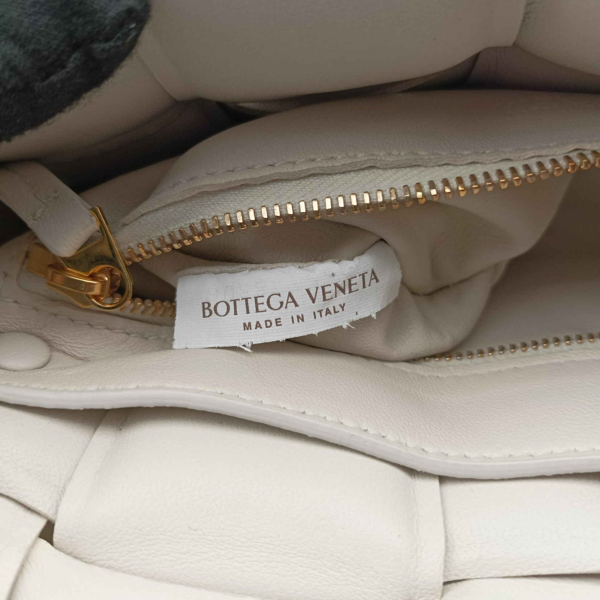 Padded CASSETTE White lambskin B08847226N IC Chipパデッド カセット ホワイト ラムスキン B08847226N ICチップ