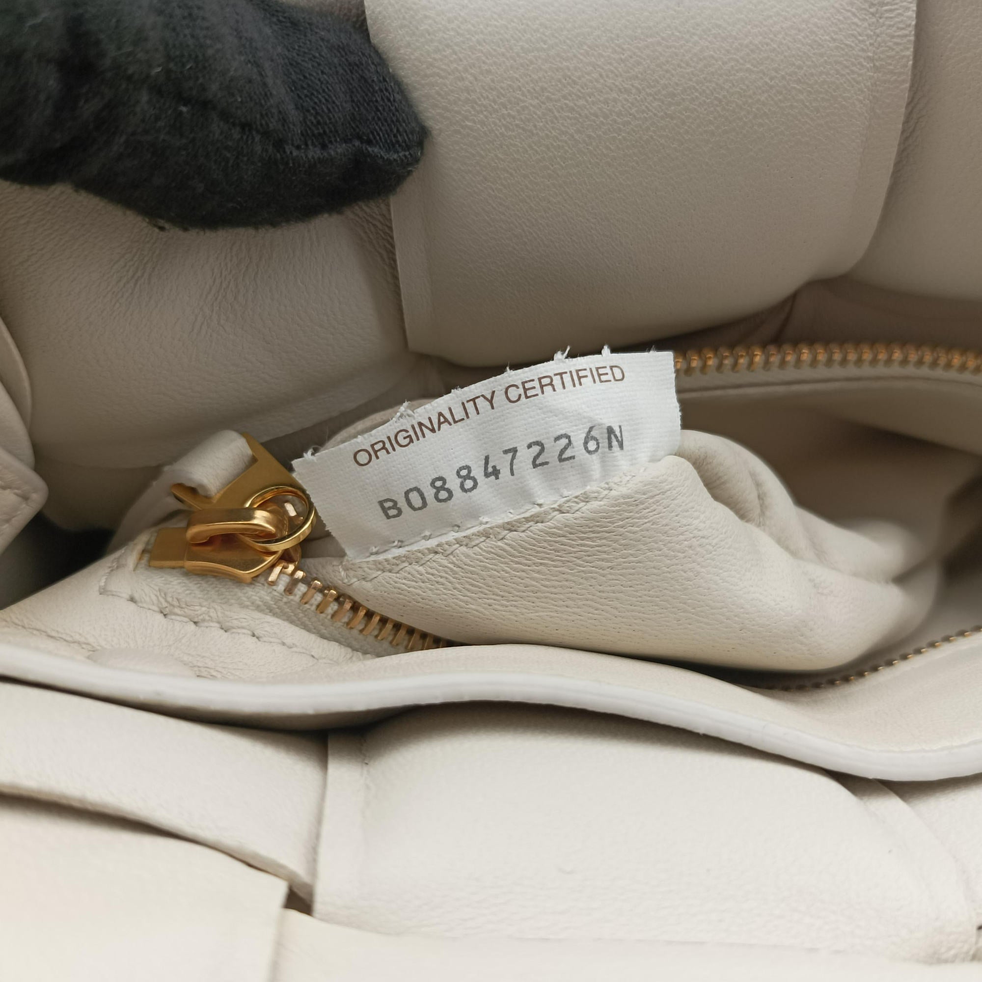 Padded CASSETTE White lambskin B08847226N IC Chipパデッド カセット ホワイト ラムスキン B08847226N ICチップ
