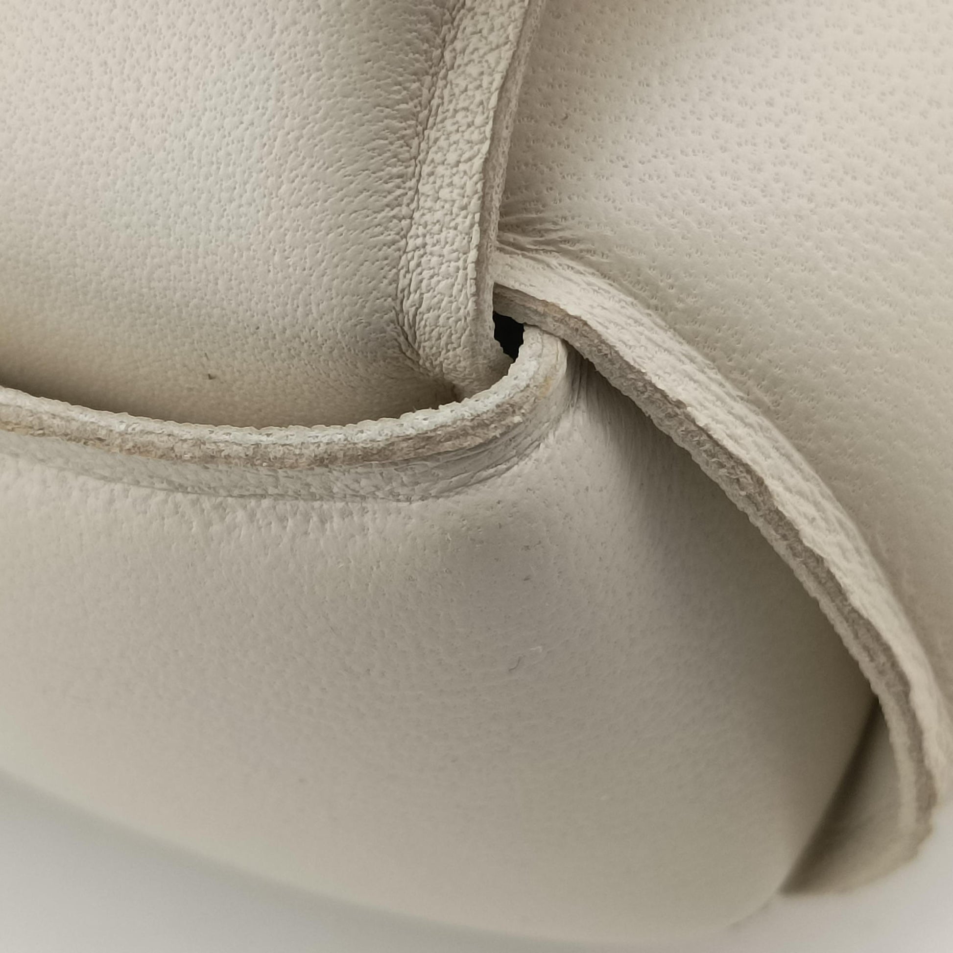 Padded CASSETTE White lambskin B08847226N IC Chipパデッド カセット ホワイト ラムスキン B08847226N ICチップ