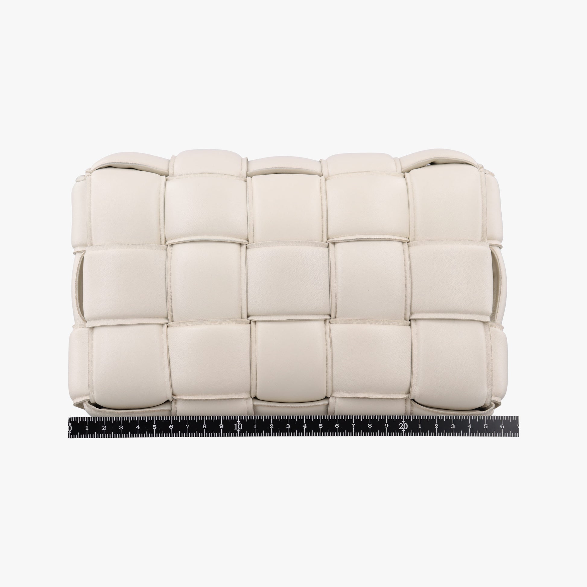 Padded CASSETTE White lambskin B08847226N IC Chipパデッド カセット ホワイト ラムスキン B08847226N ICチップ