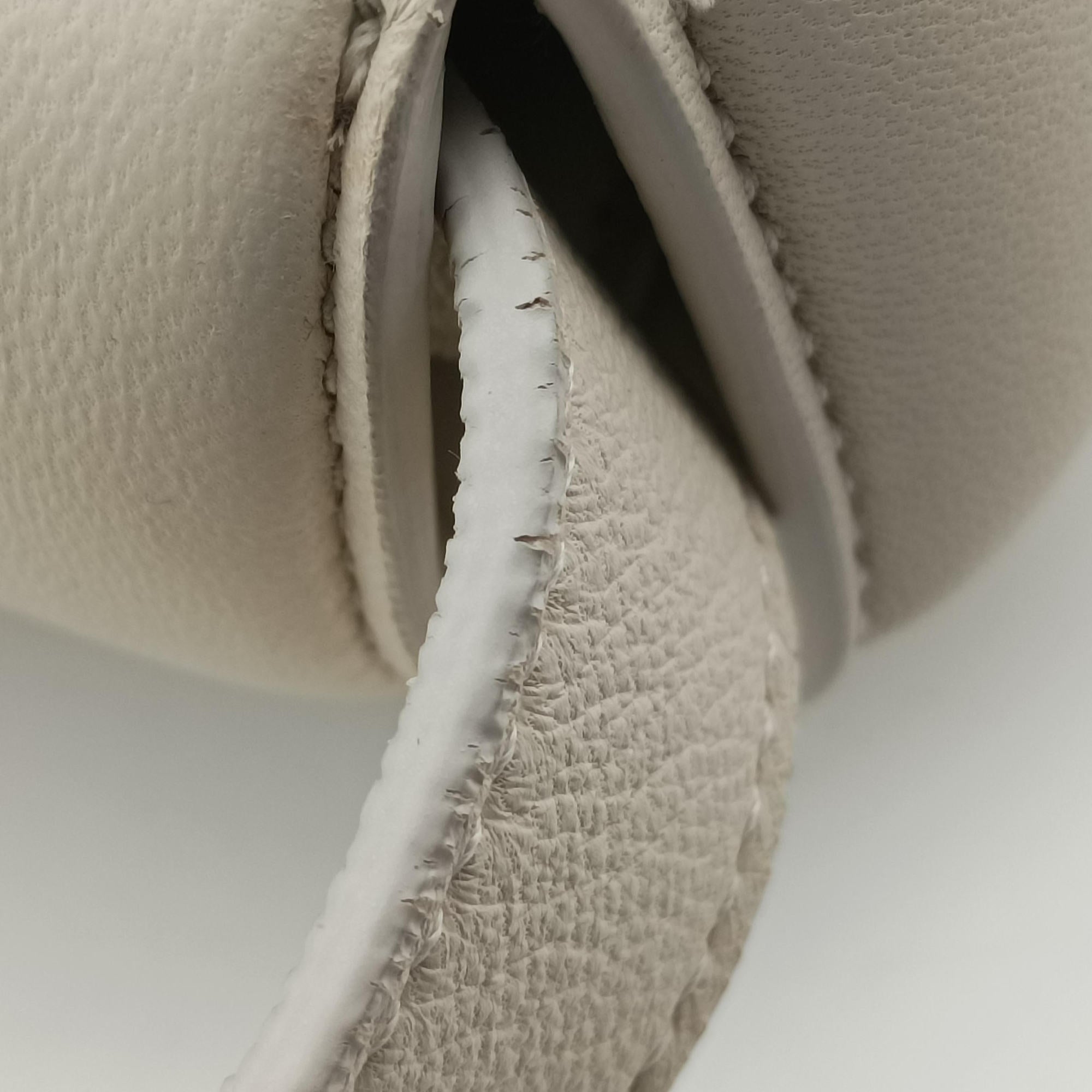 Padded CASSETTE White lambskin B08847226N IC Chipパデッド カセット ホワイト ラムスキン B08847226N ICチップ