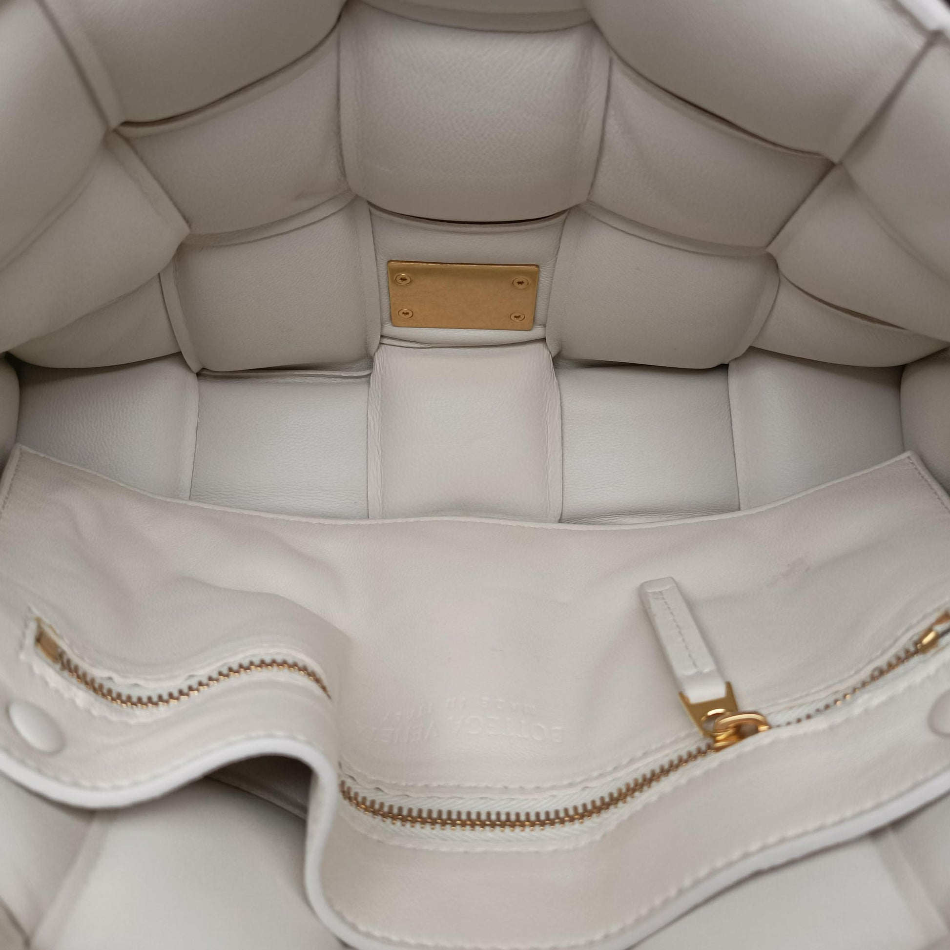 Padded CASSETTE White lambskin B08847226N IC Chipパデッド カセット ホワイト ラムスキン B08847226N ICチップ