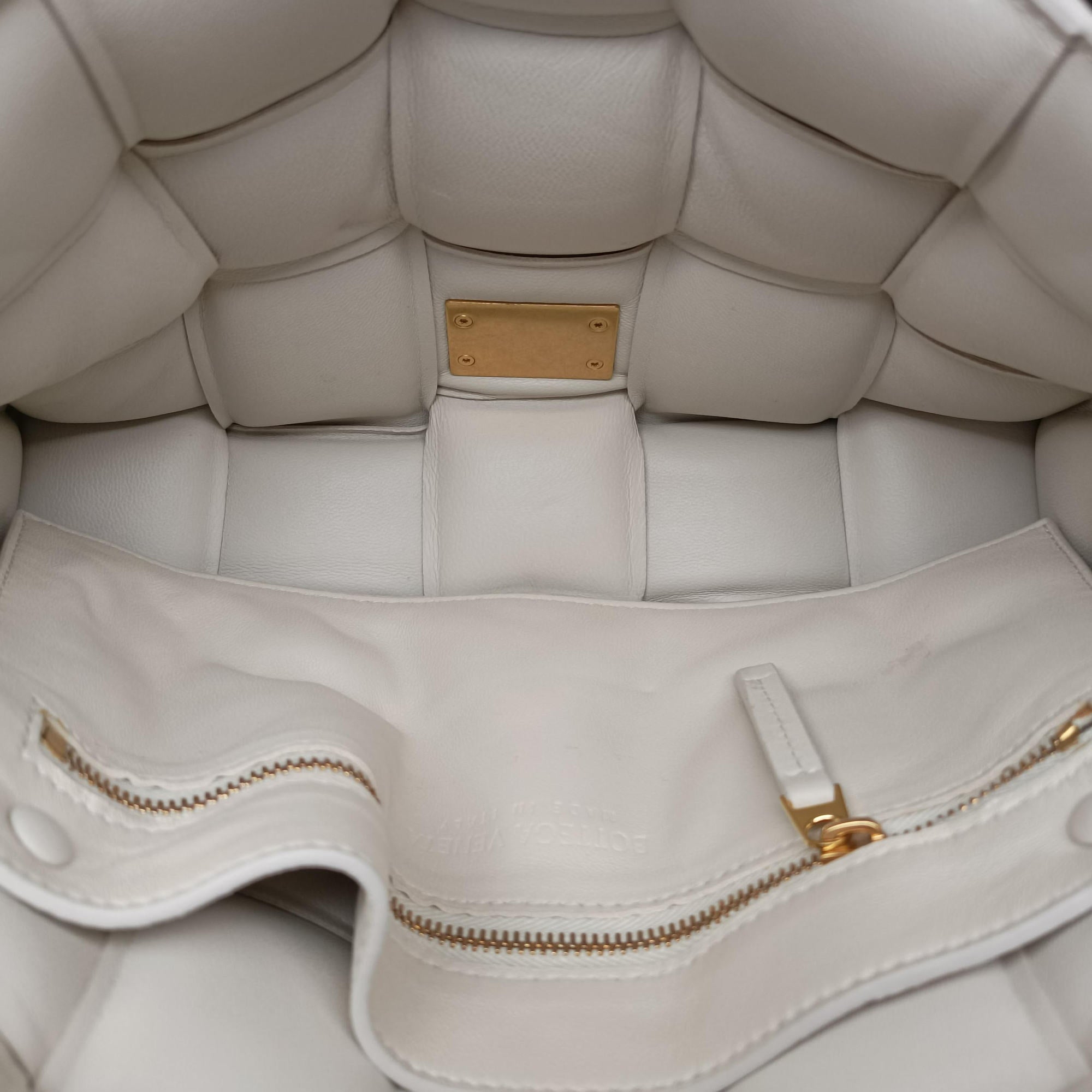 Padded CASSETTE White lambskin B08847226N IC Chipパデッド カセット ホワイト ラムスキン B08847226N ICチップ