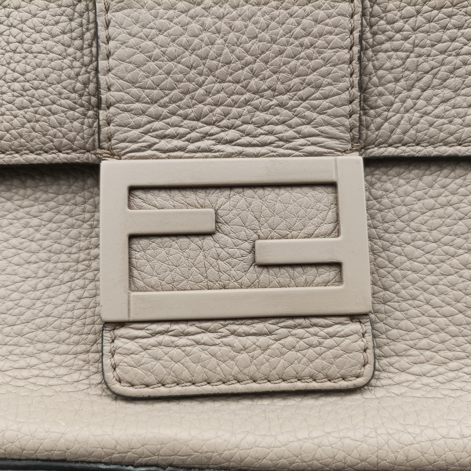 Baguette Grey Leather 7VA537 7VA537 AG0L 228-3262マンマバケット グレー レザー 7VA537 7VA537 AG0L 228-3262
