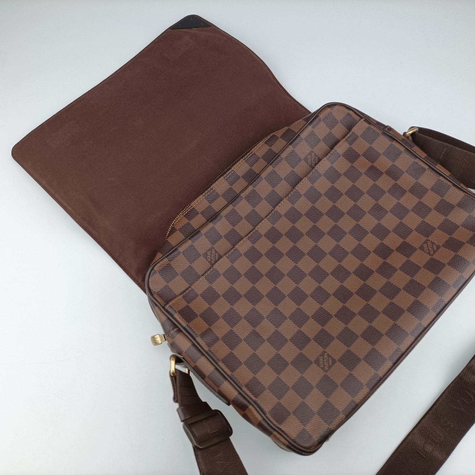 SHELTON MM EBENE Damier Canvas N41149 MI0142シェルトンMM エベヌ ダミエキャンバス N41149 MI0142