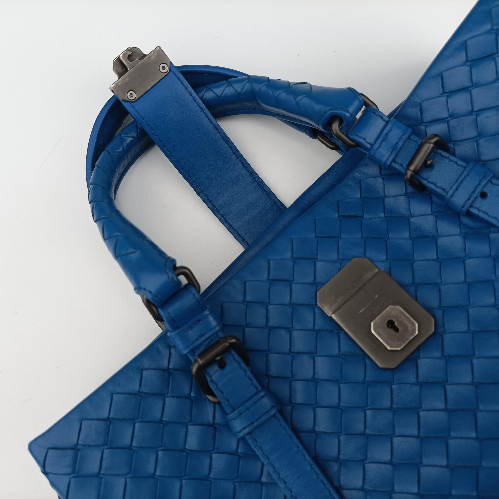Roma Intrecciato Blue lambskin B02133734Tローマ イントレチャート ブルー ラムスキン B02133734T