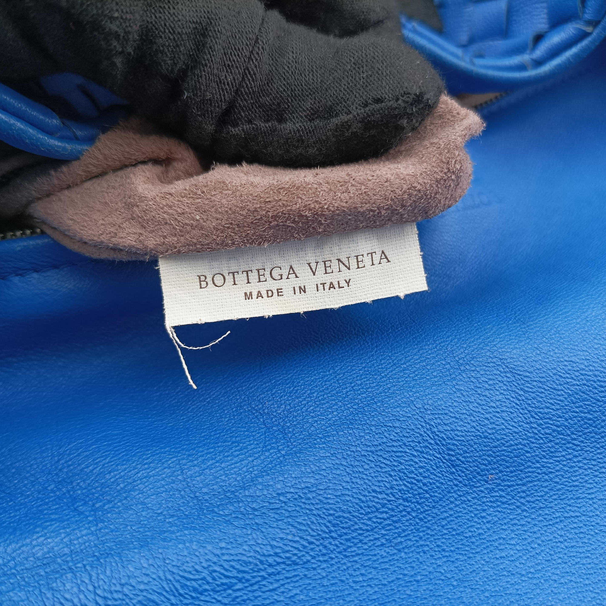 Intrecciato Blue lambskin B04978868Jイントレチャート ブルー ラムスキン B04978868J